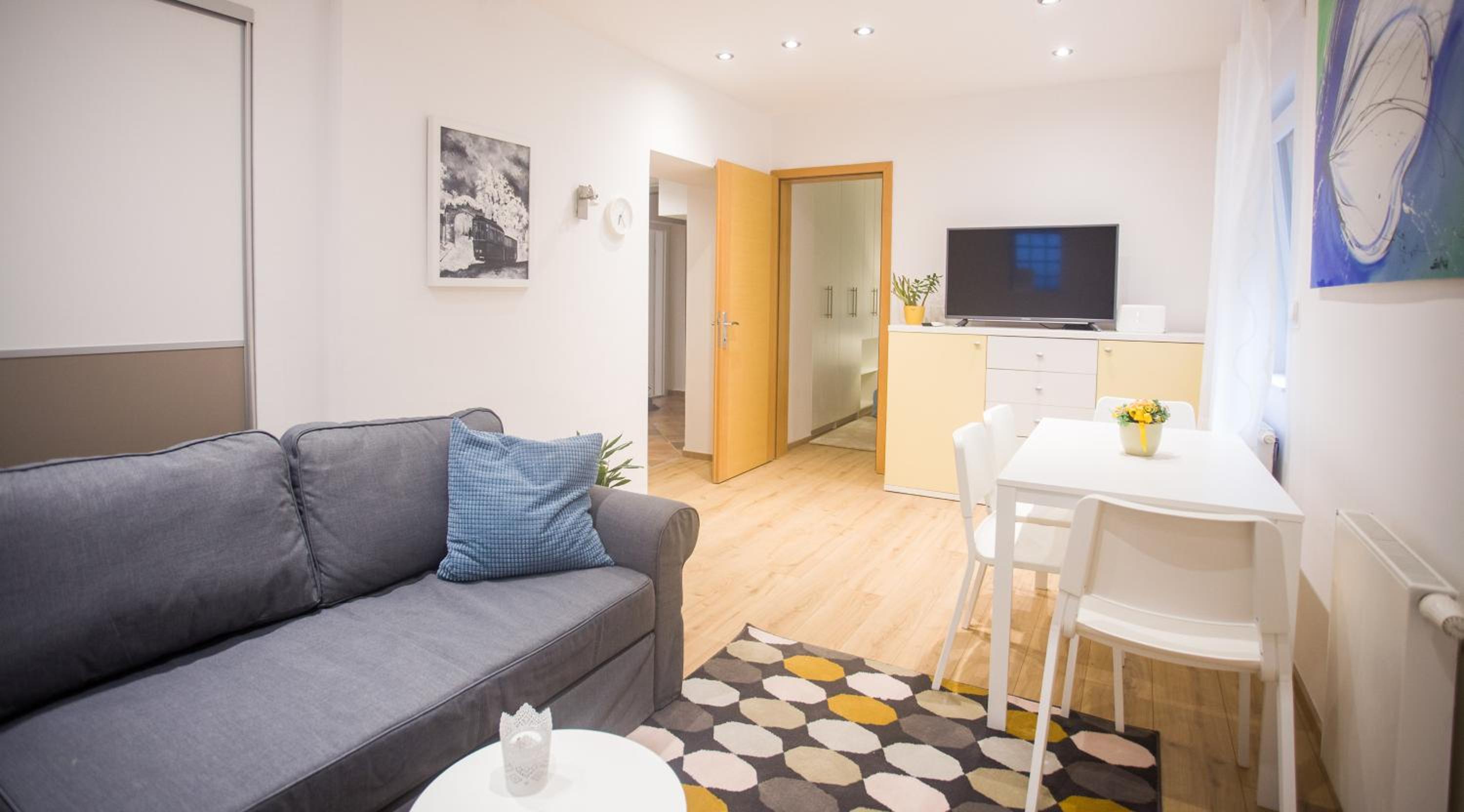 One-Bedroom Apartment