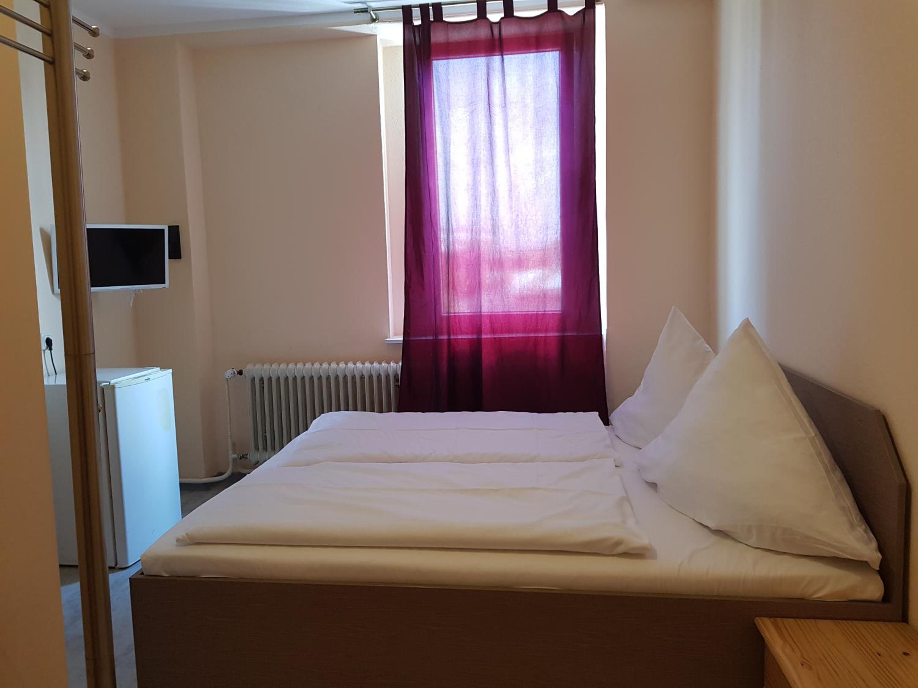 Double Room - Photo 2