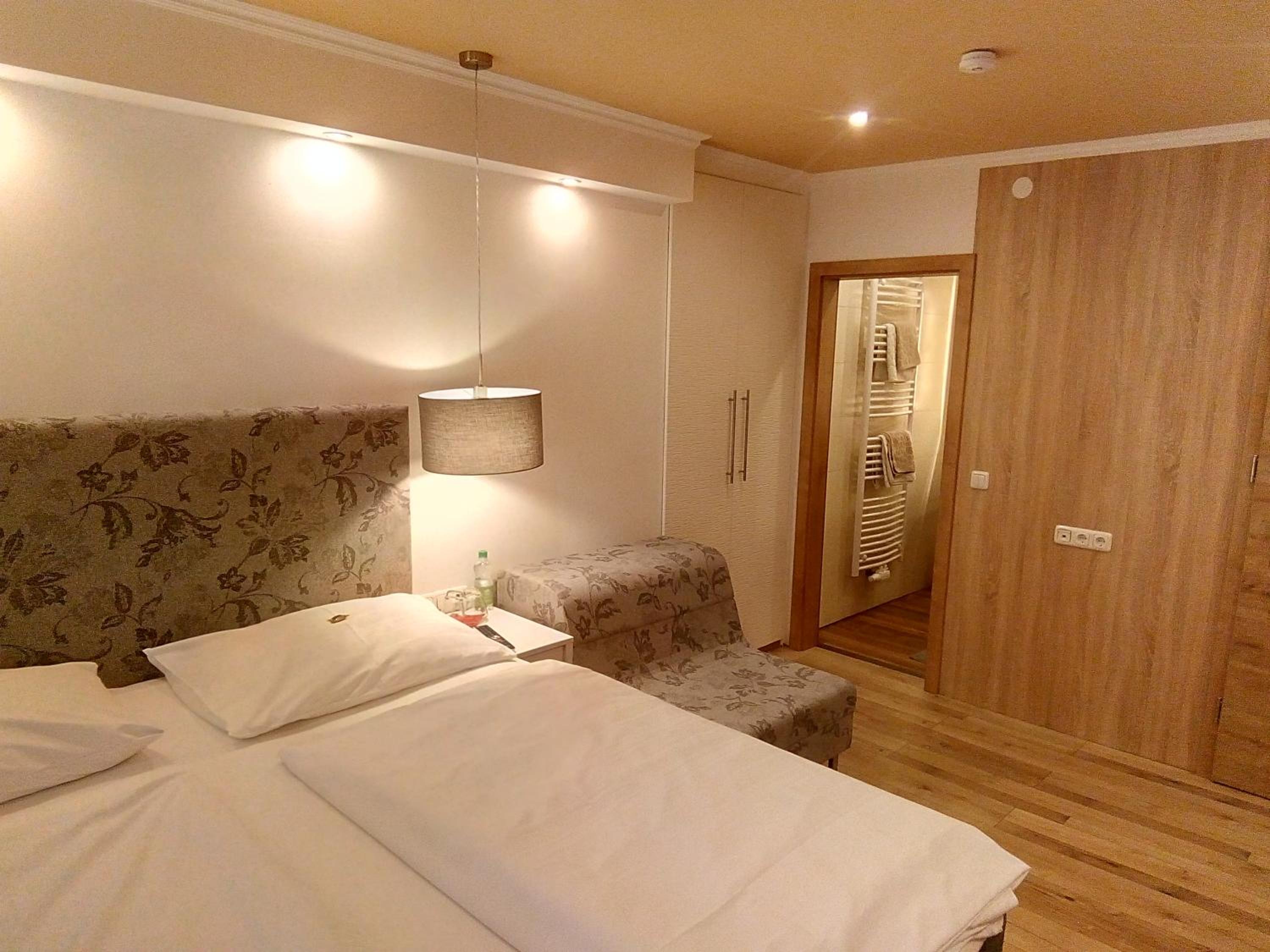 Triple Room with Shower - Photo 4