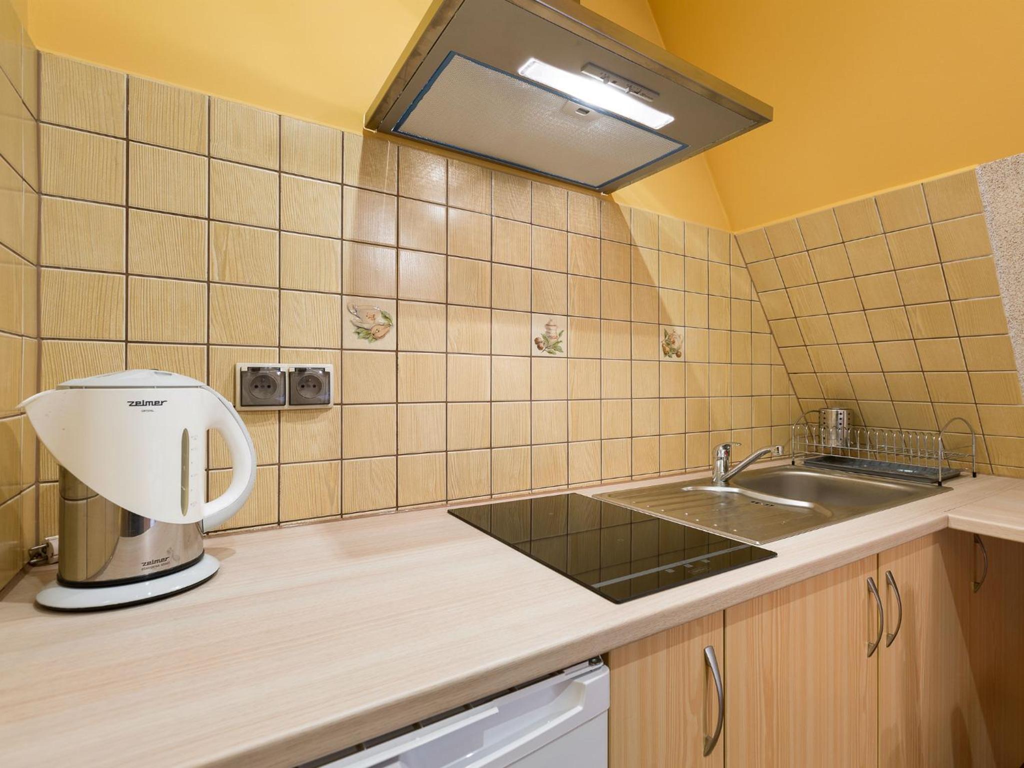 Double or Twin Room with Kitchenette - Photo 9