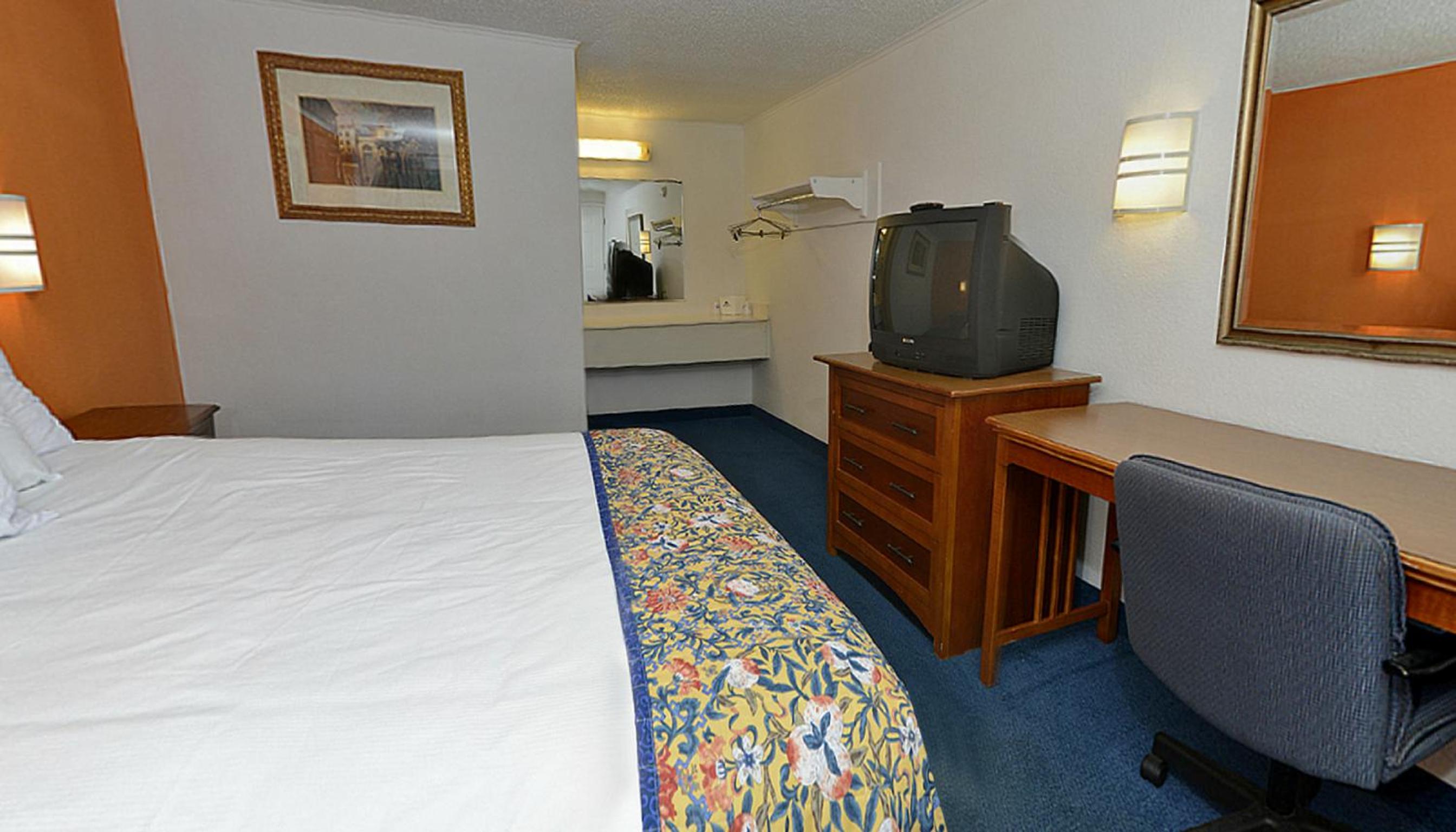 Queen Room - Photo 3