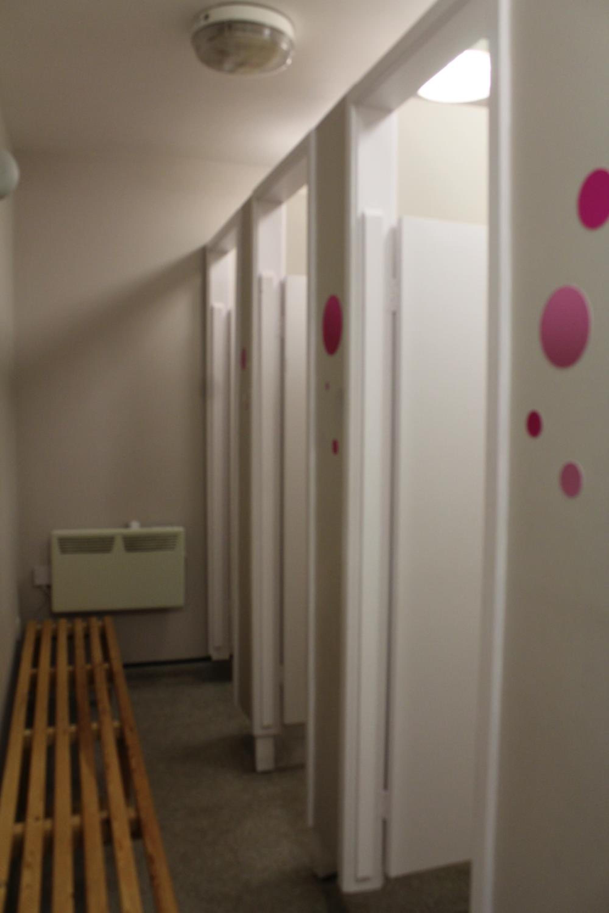 Bed in 6-Bed Female Dormitory Room photo 3
