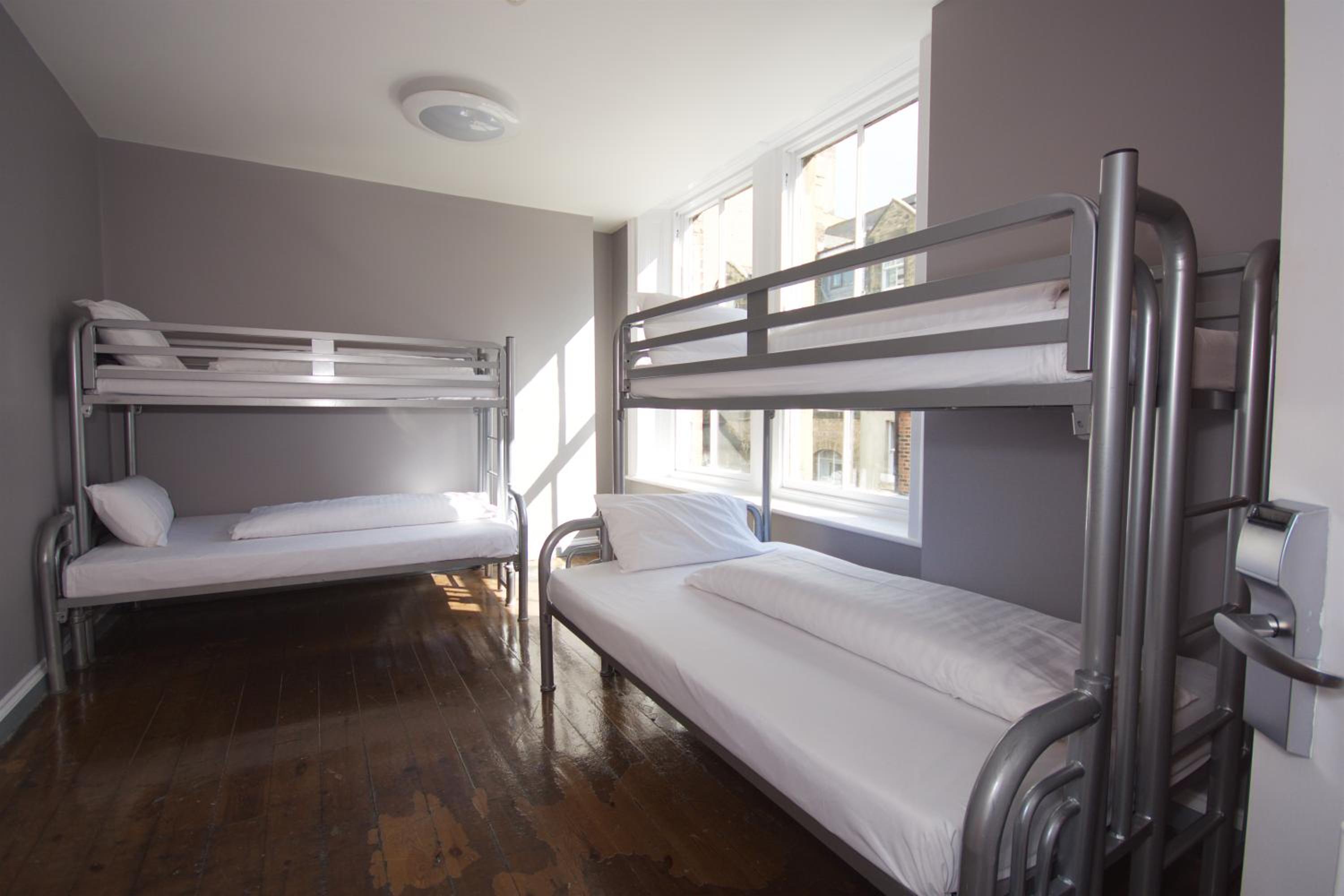 Bed in 4-Bed Mixed Dormitory Room photo 1