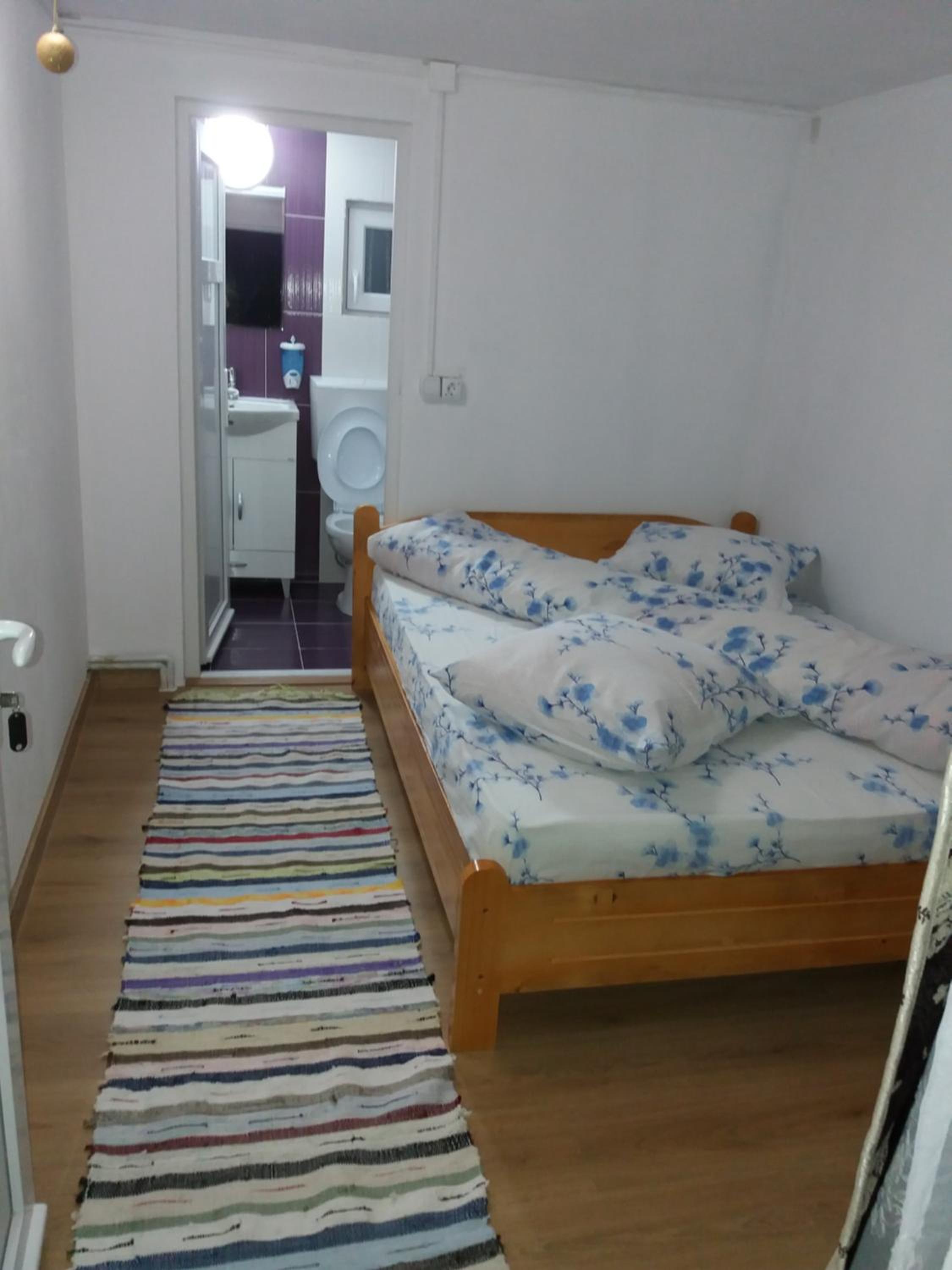Double Room with Private Bathroom photo 2