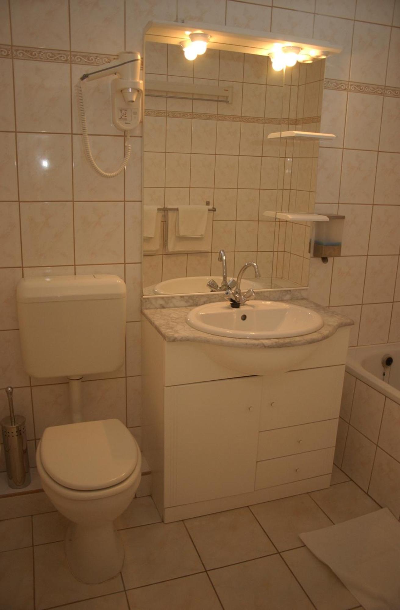 Apartment (4 Adults) photo 3