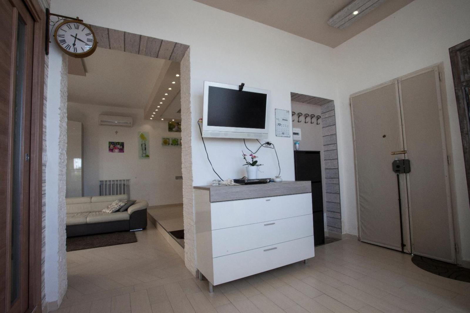 Studio with Sea View and Terrace - Photo 1