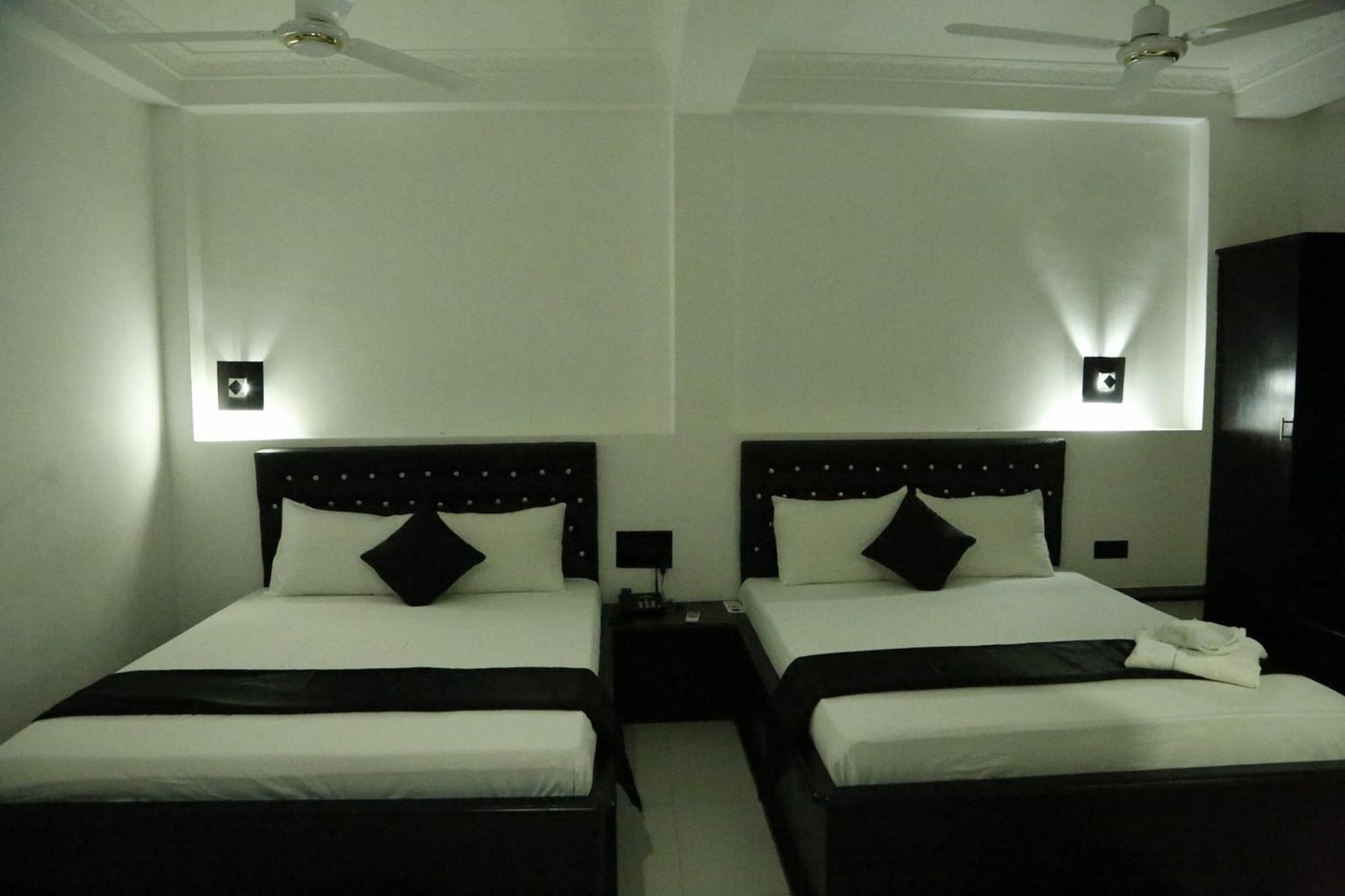 Deluxe Family Suite photo 2