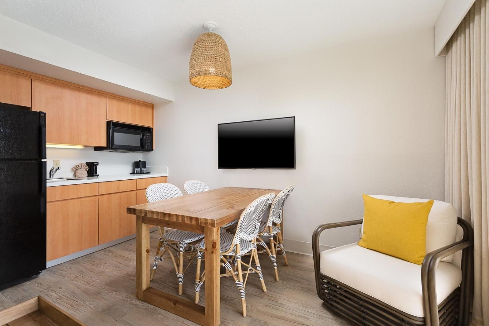 Resort King Suite - Photo 5