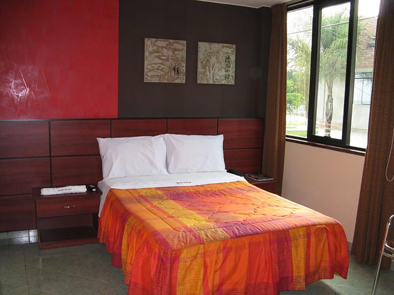 Deluxe Queen Room