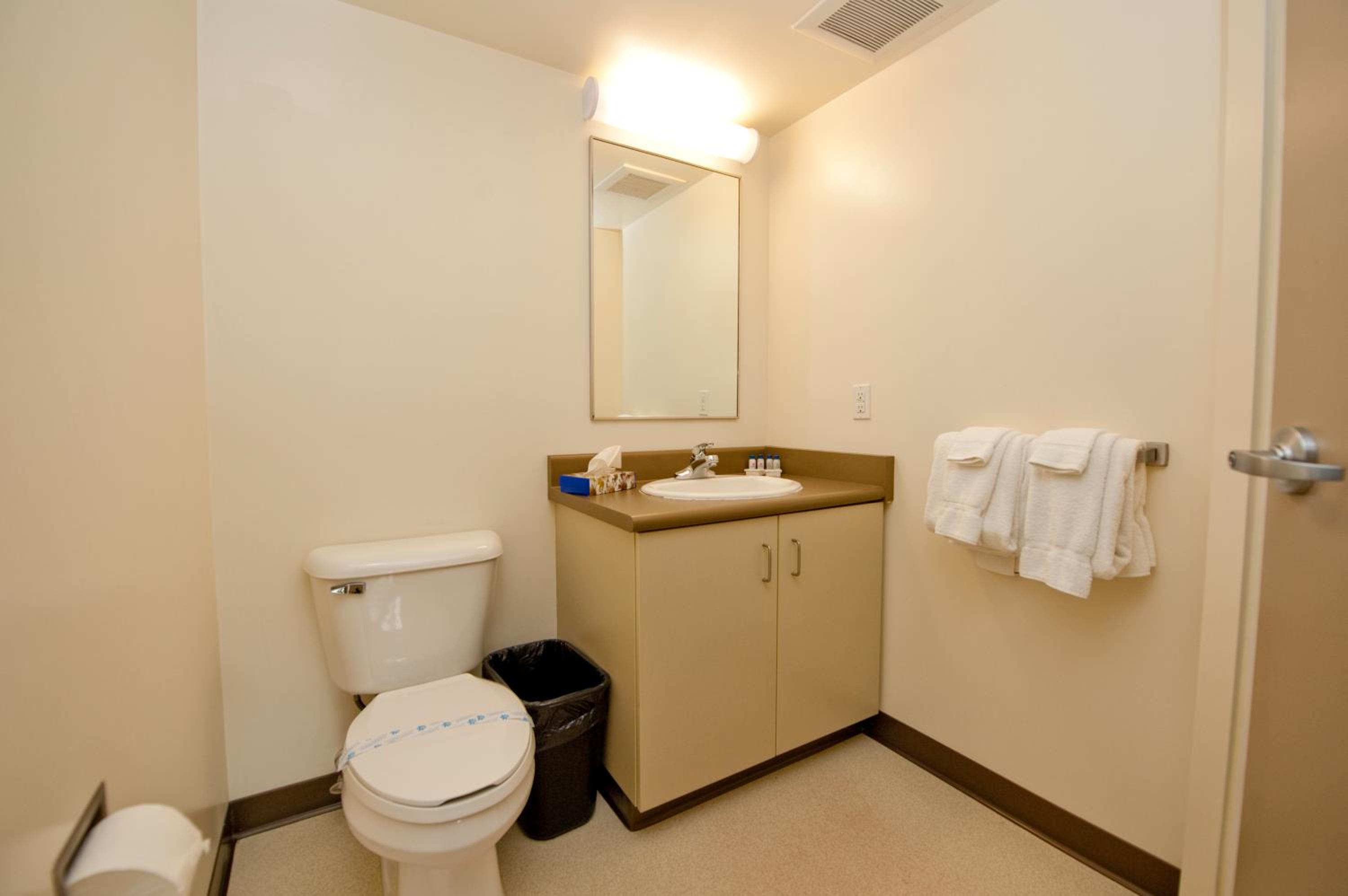 Two-Bedroom Suite - Photo 6