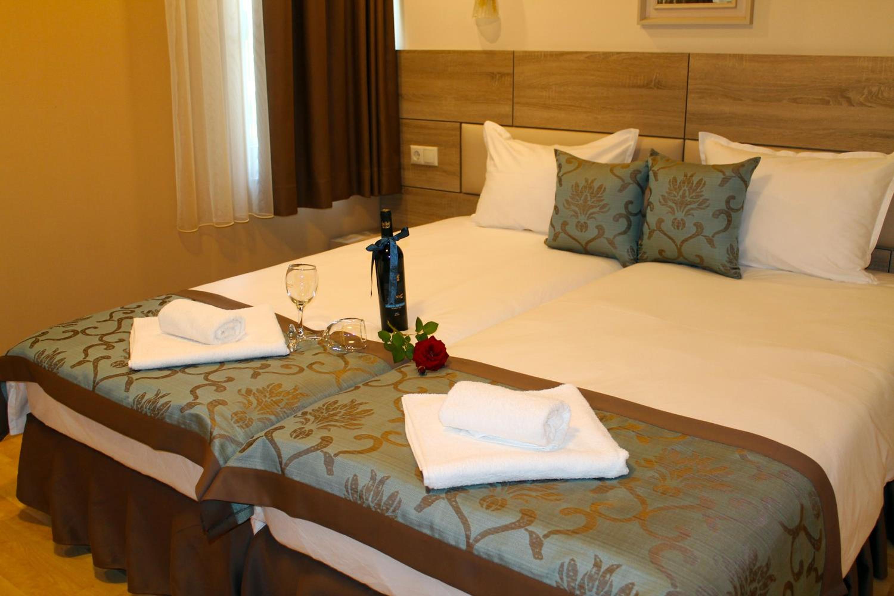 Double or Twin Room photo 2