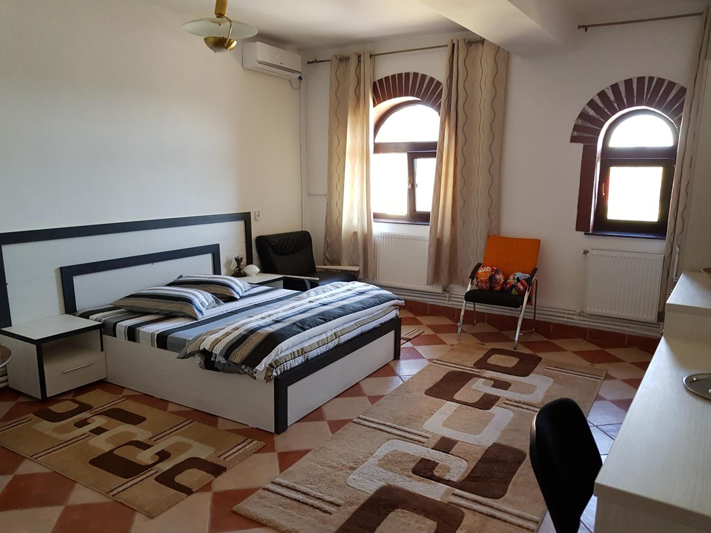 Standard Double Room - Photo 3