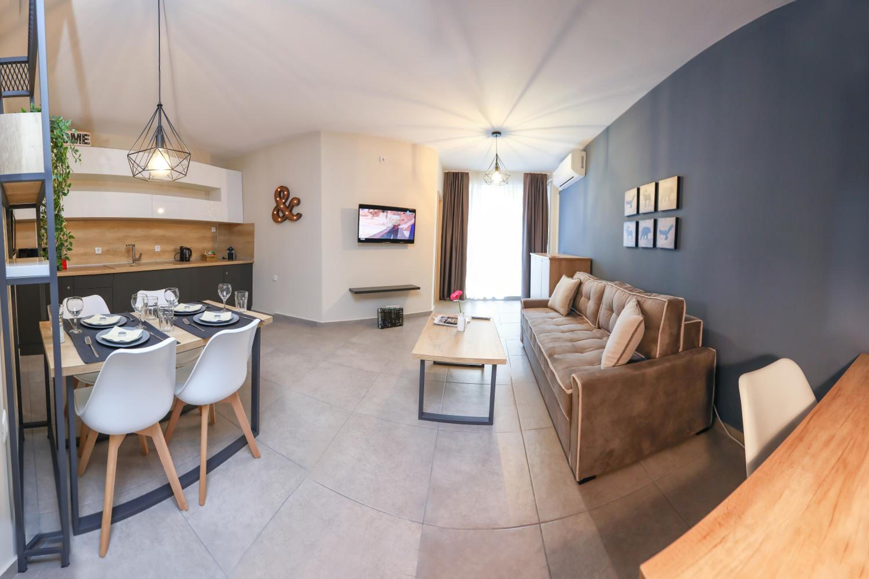 Deluxe Apartment
