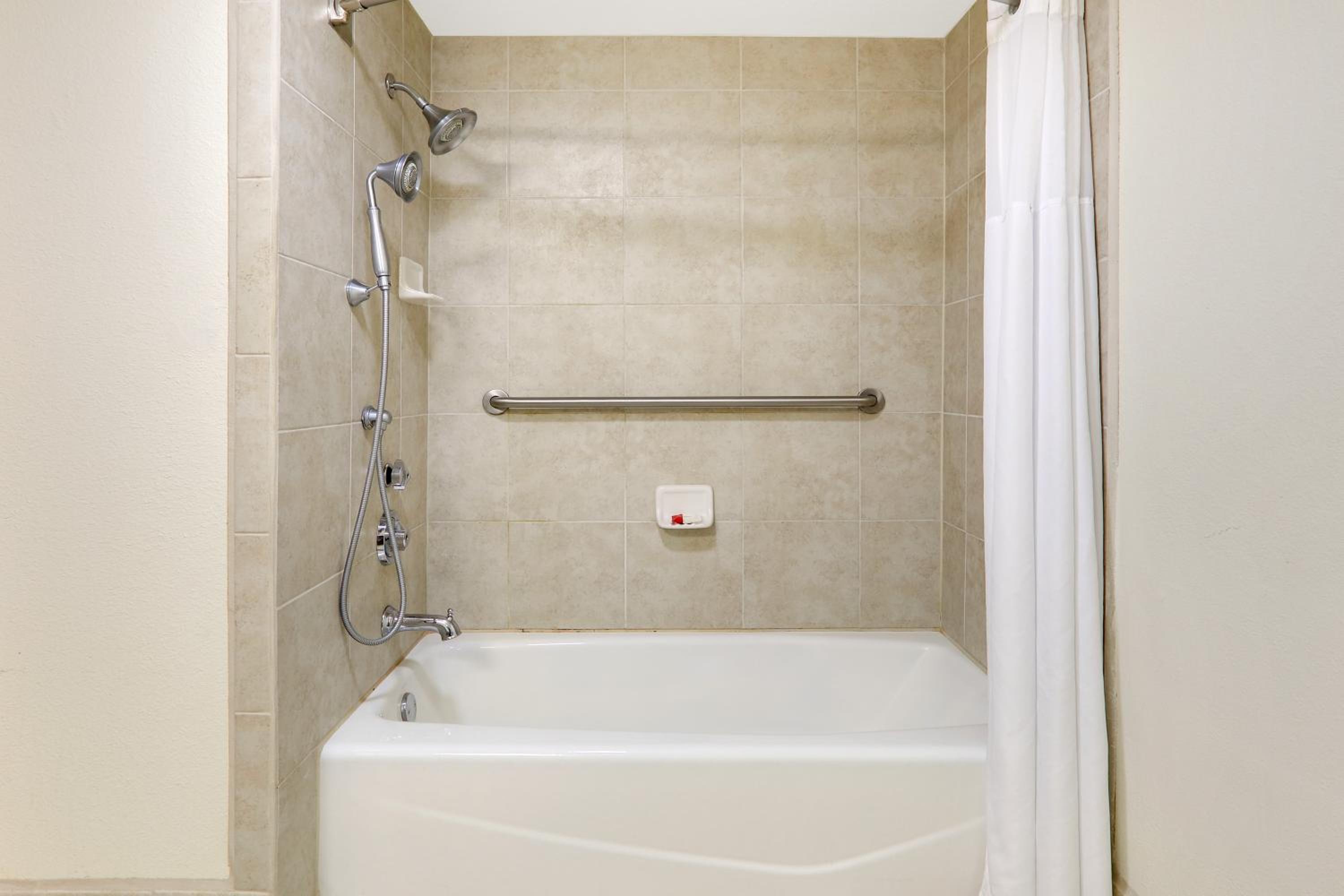 Deluxe Queen Room With Two Queen Beds - Non-Smoking