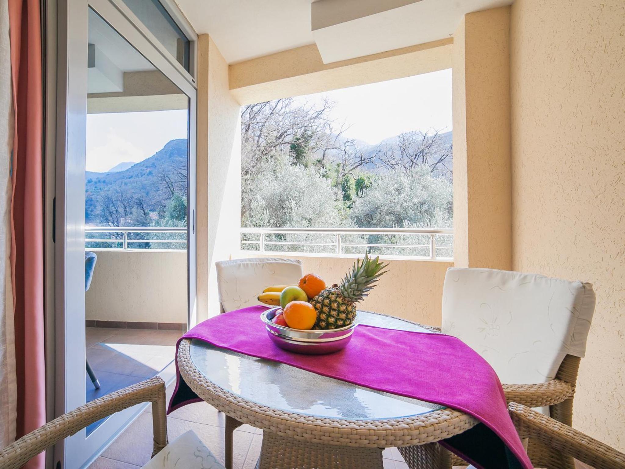 One-Bedroom Apartment with Balcony photo 2
