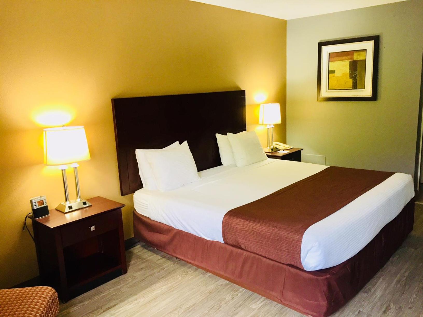 Standard King Room - Photo 6