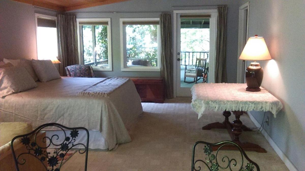 Deluxe King Room photo 3