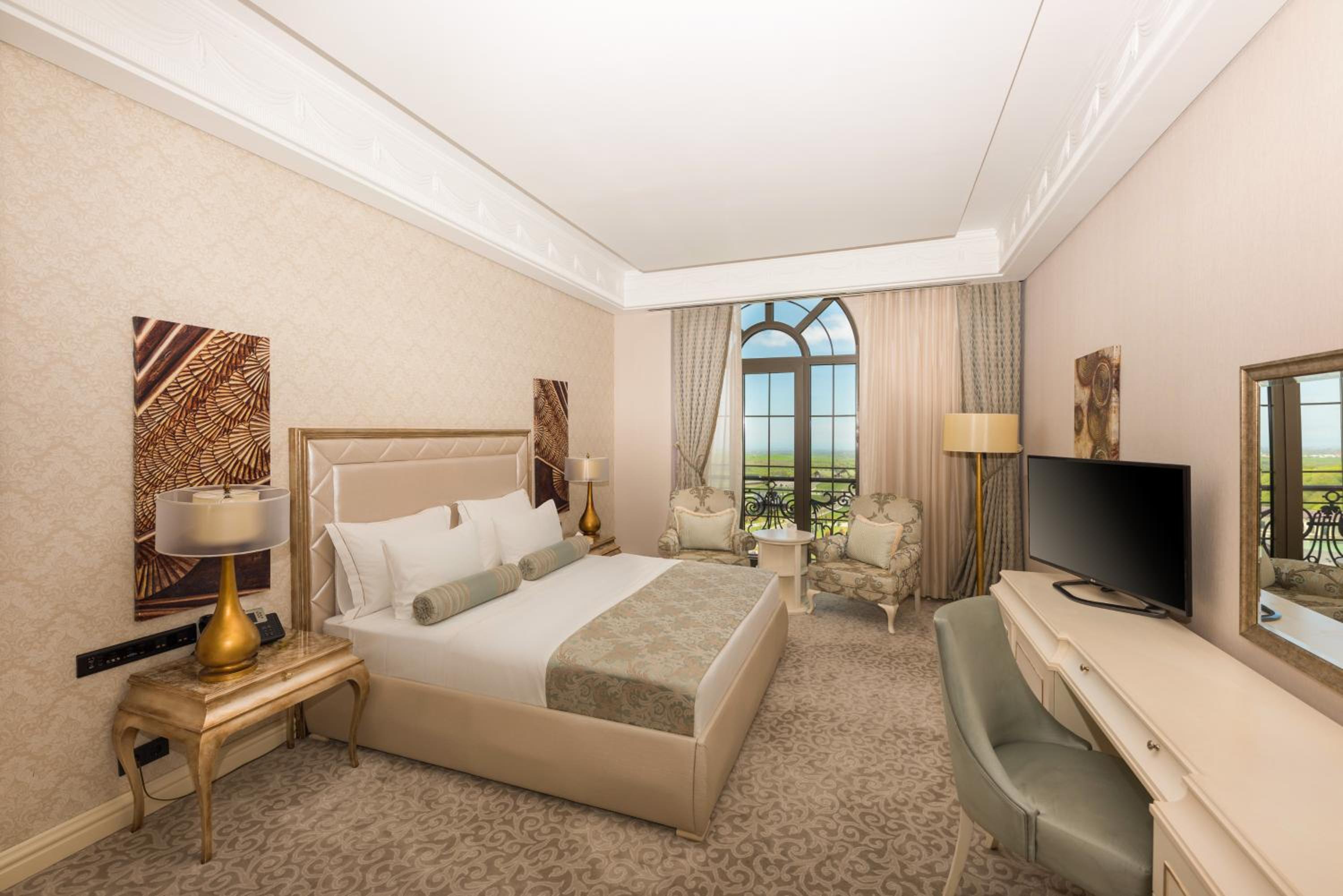 Deluxe Double Room with Lake View