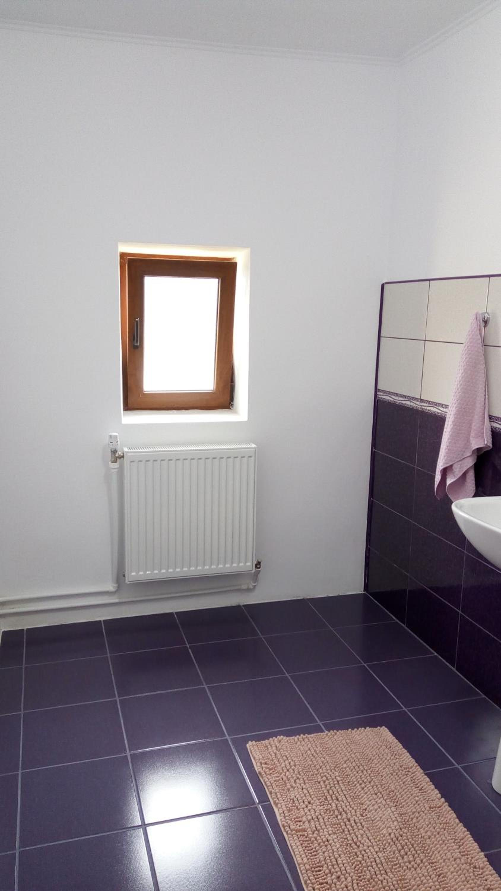Double Room with Private Bathroom - Photo 2