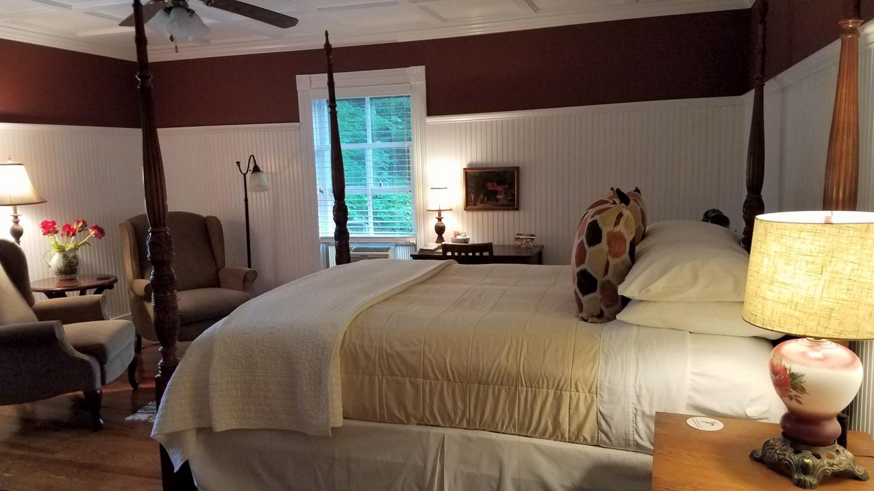 Queen Room photo 3