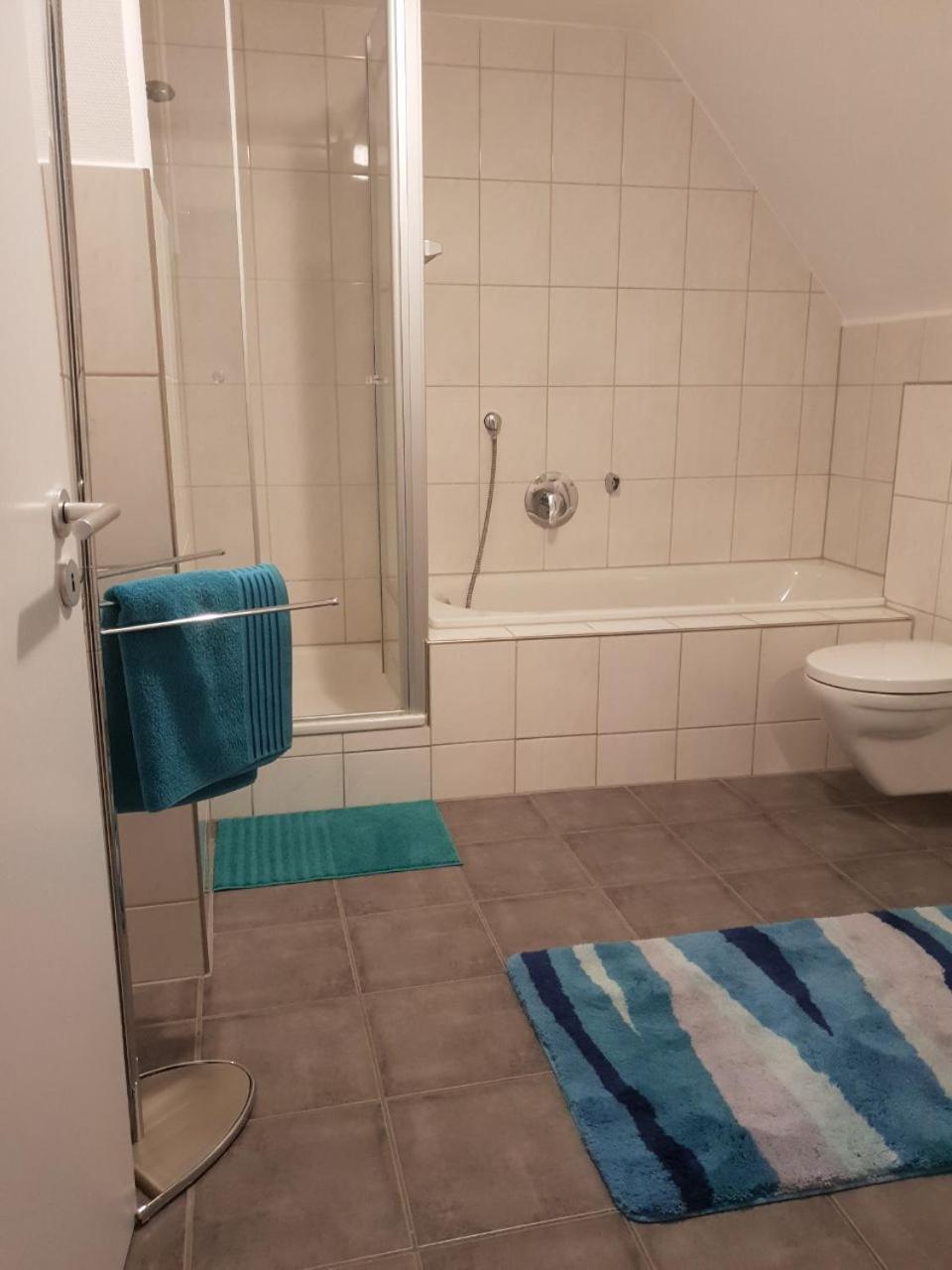 Double Room with Private Bathroom - Photo 2