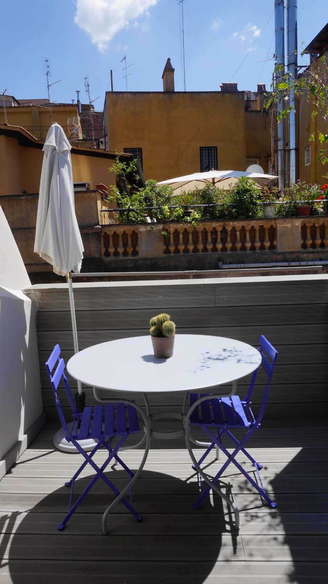 Deluxe Double Room with Balcony photo 3