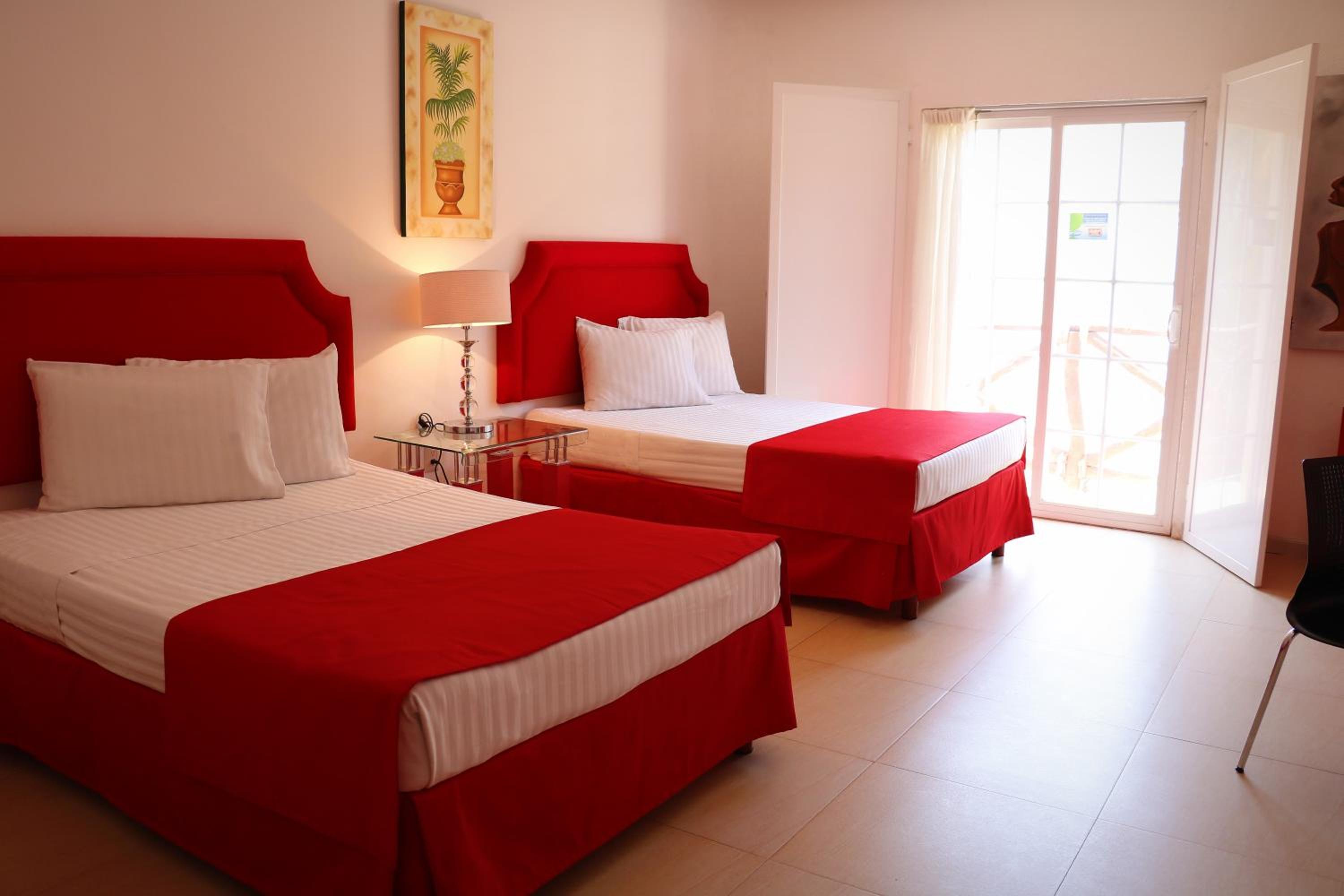 Double Room with Two Double Beds - Photo 3