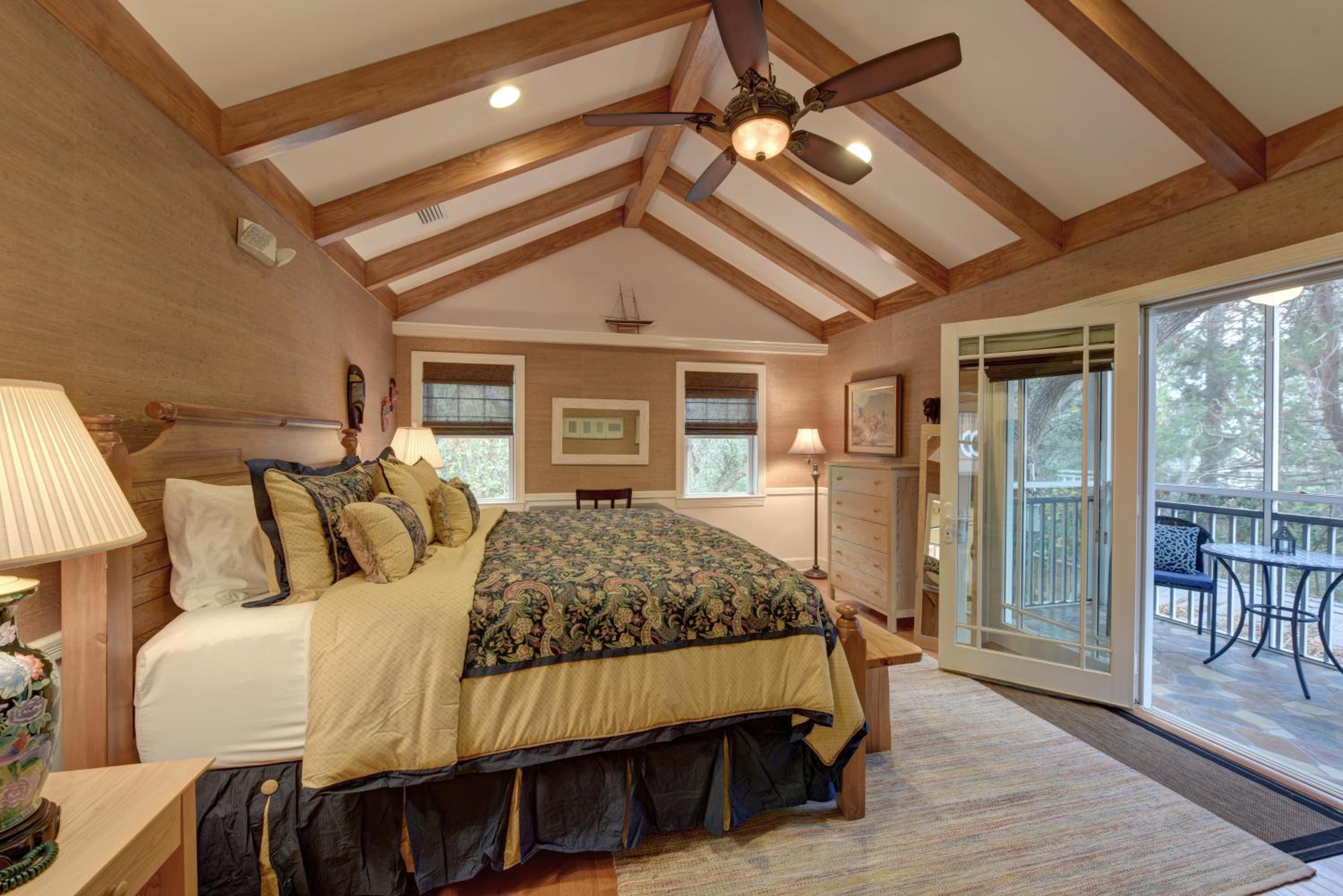 Deluxe King Suite