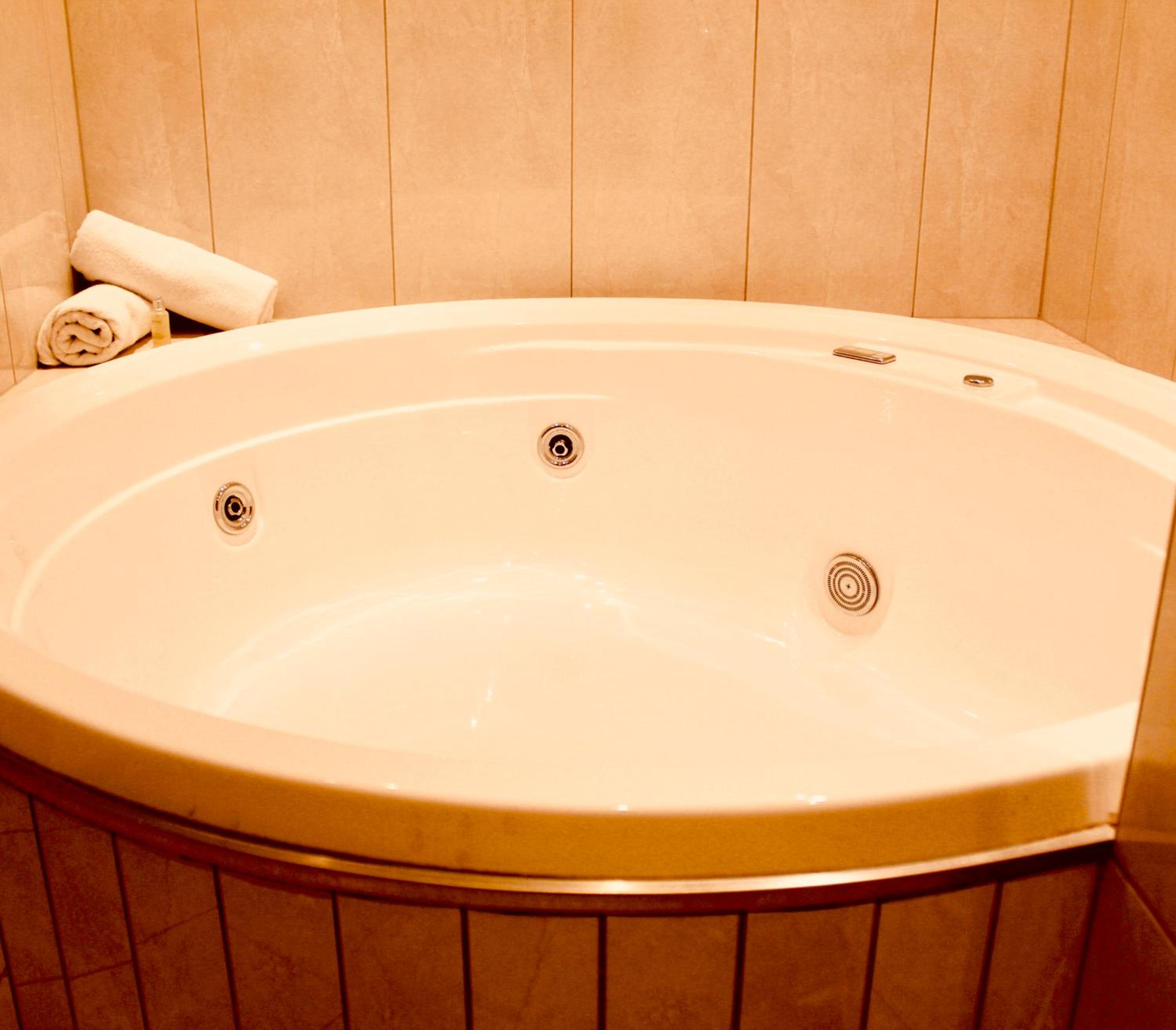 Ocean View Executive Apartment with Spa Bath - Photo 5