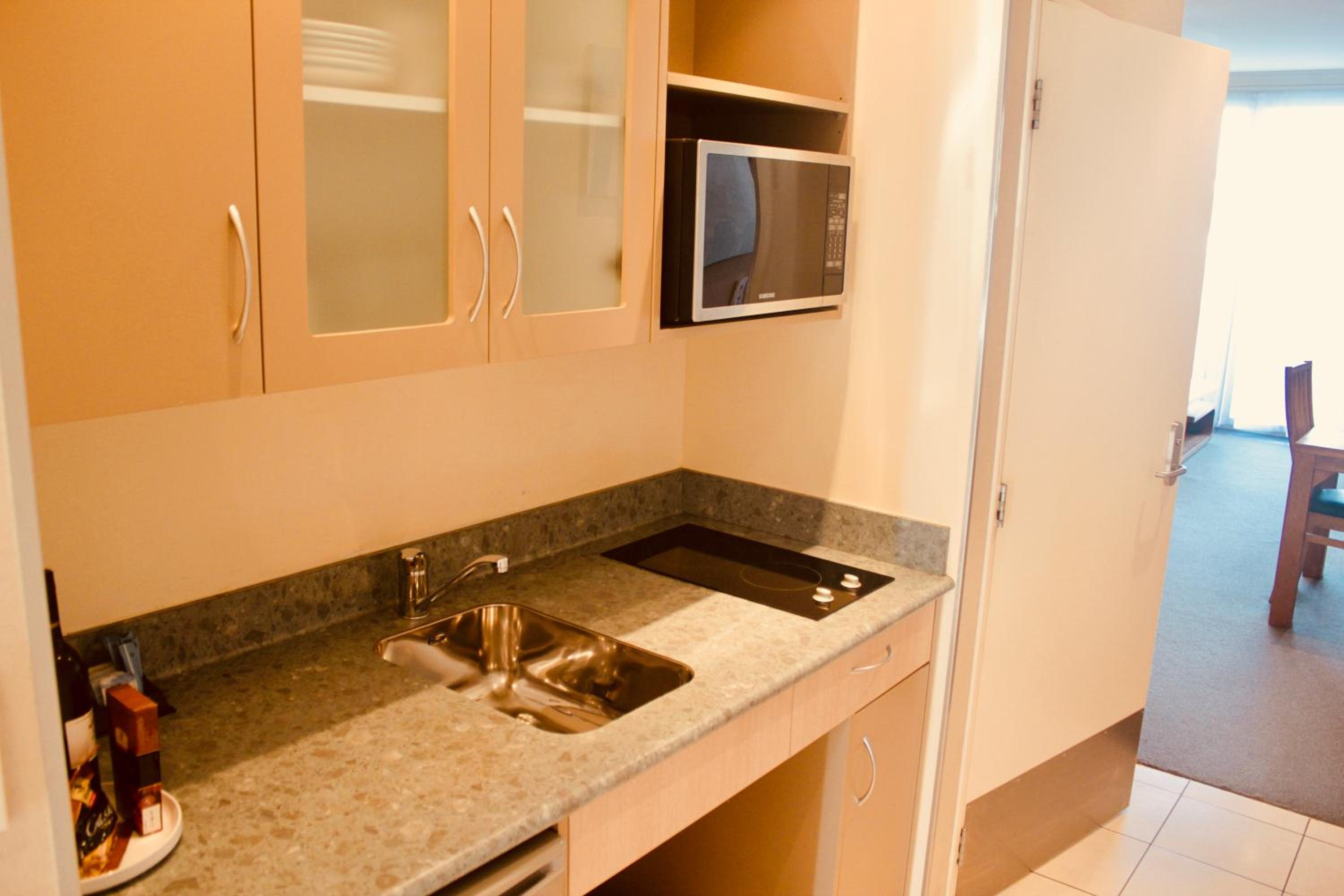Ocean View Executive Apartment with Spa Bath - Photo 28