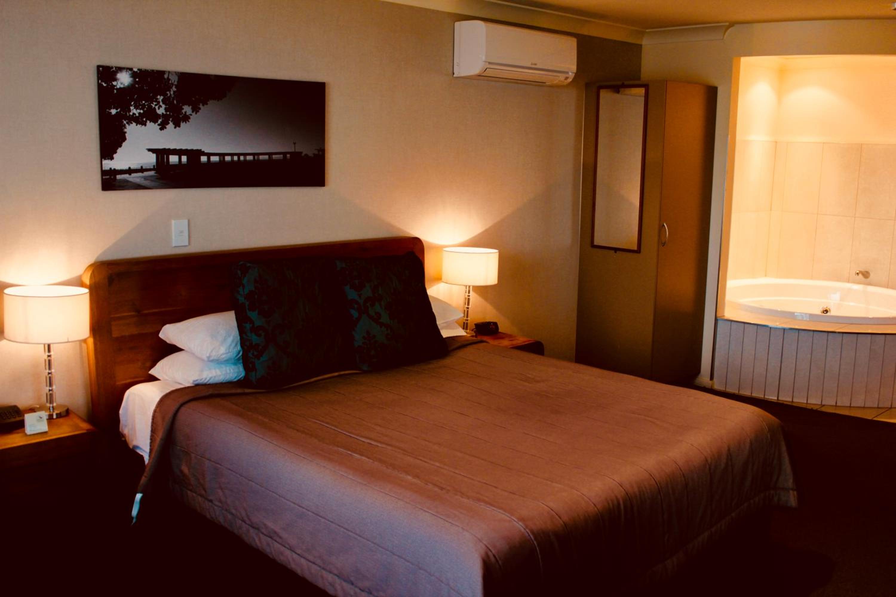 Ocean View Premium Suite with Spa Bath - Photo 16