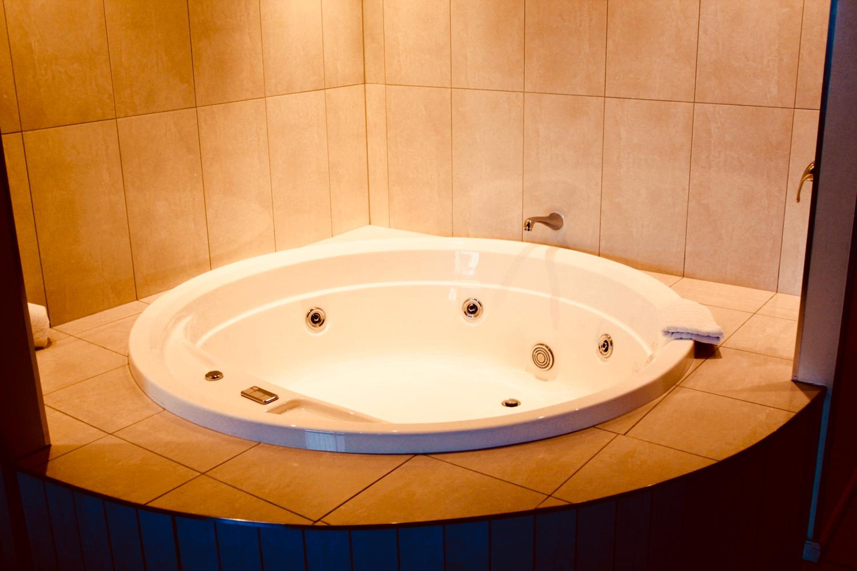 Ocean View Executive Apartment with Spa Bath - Photo 15