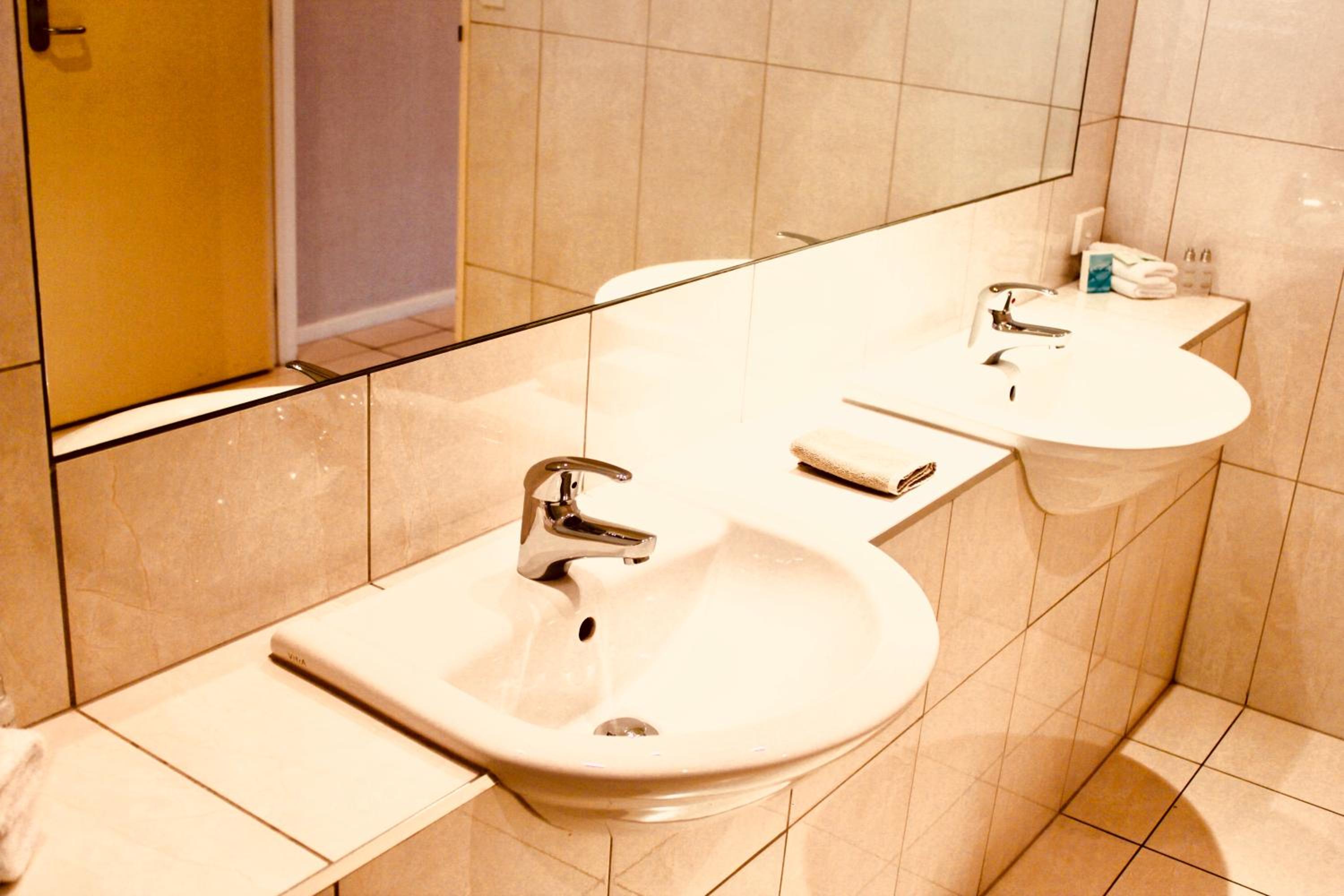 Ocean View Premium Suite with Spa Bath - Photo 21