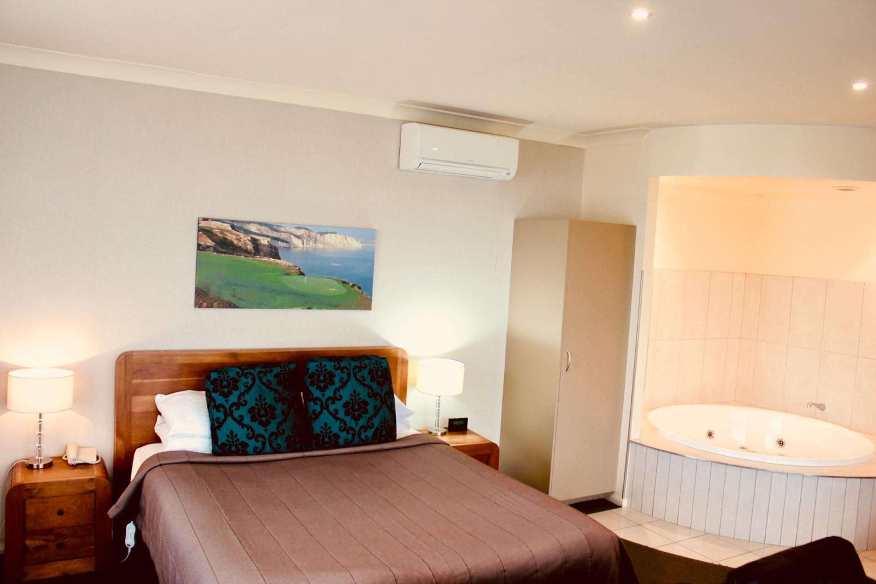 Ocean View Premium Studio with Spa Bath - Photo 3
