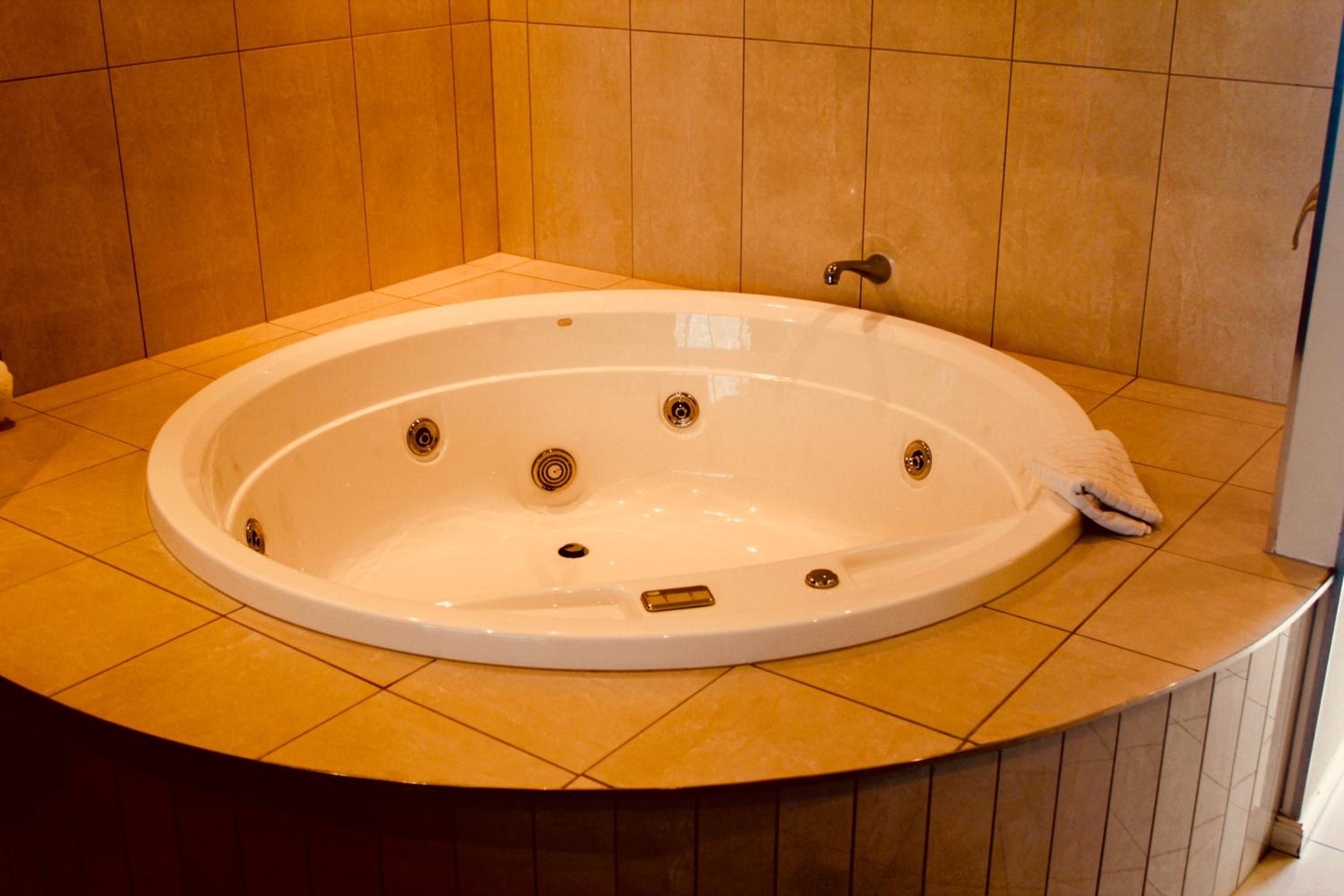 Ocean View Executive Studio with Spa Bath - Photo 14