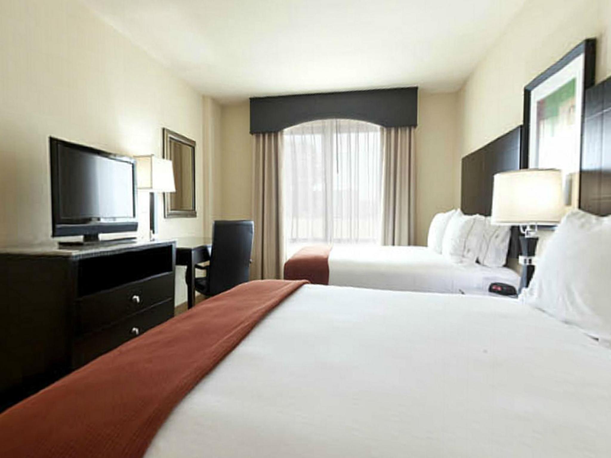 Queen Room with Two Queen Beds - Disability Access