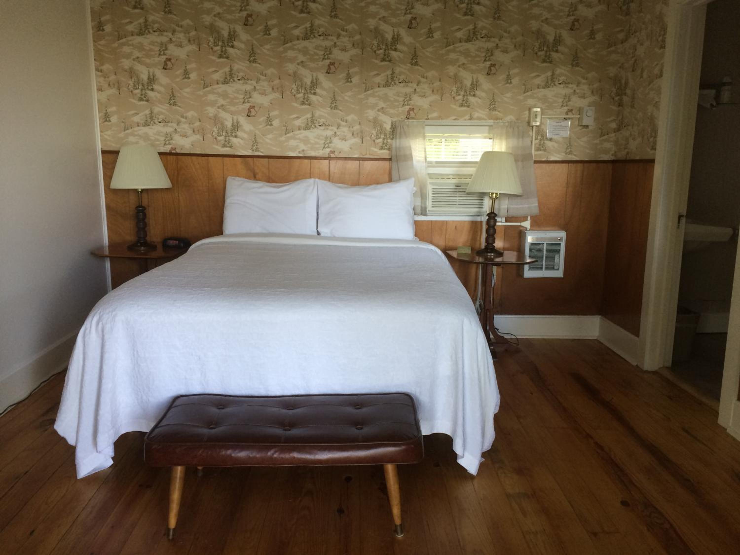 Economy Double Room photo 3