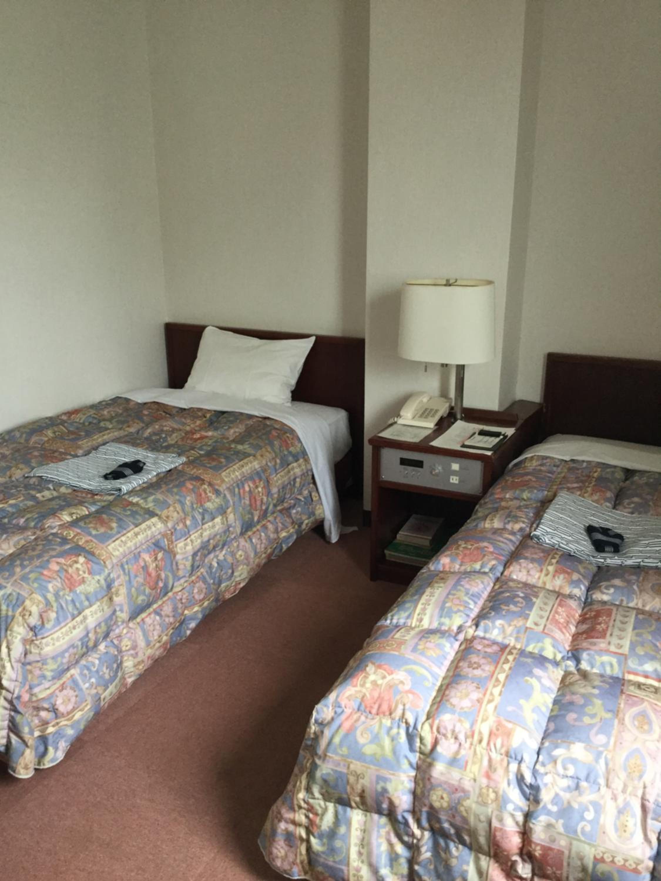 Twin Room - Smoking - Photo 5