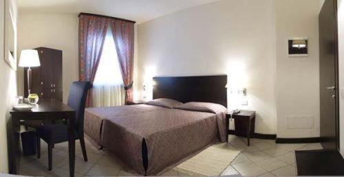 Double or Twin Room - Photo 1