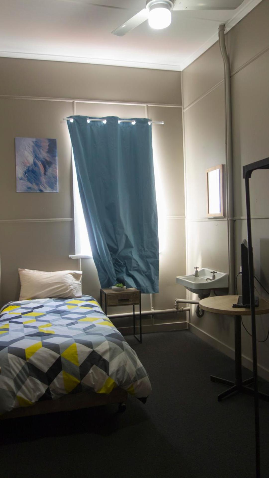 Budget Single Room photo 3