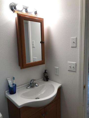 One-Bedroom House - Photo 13