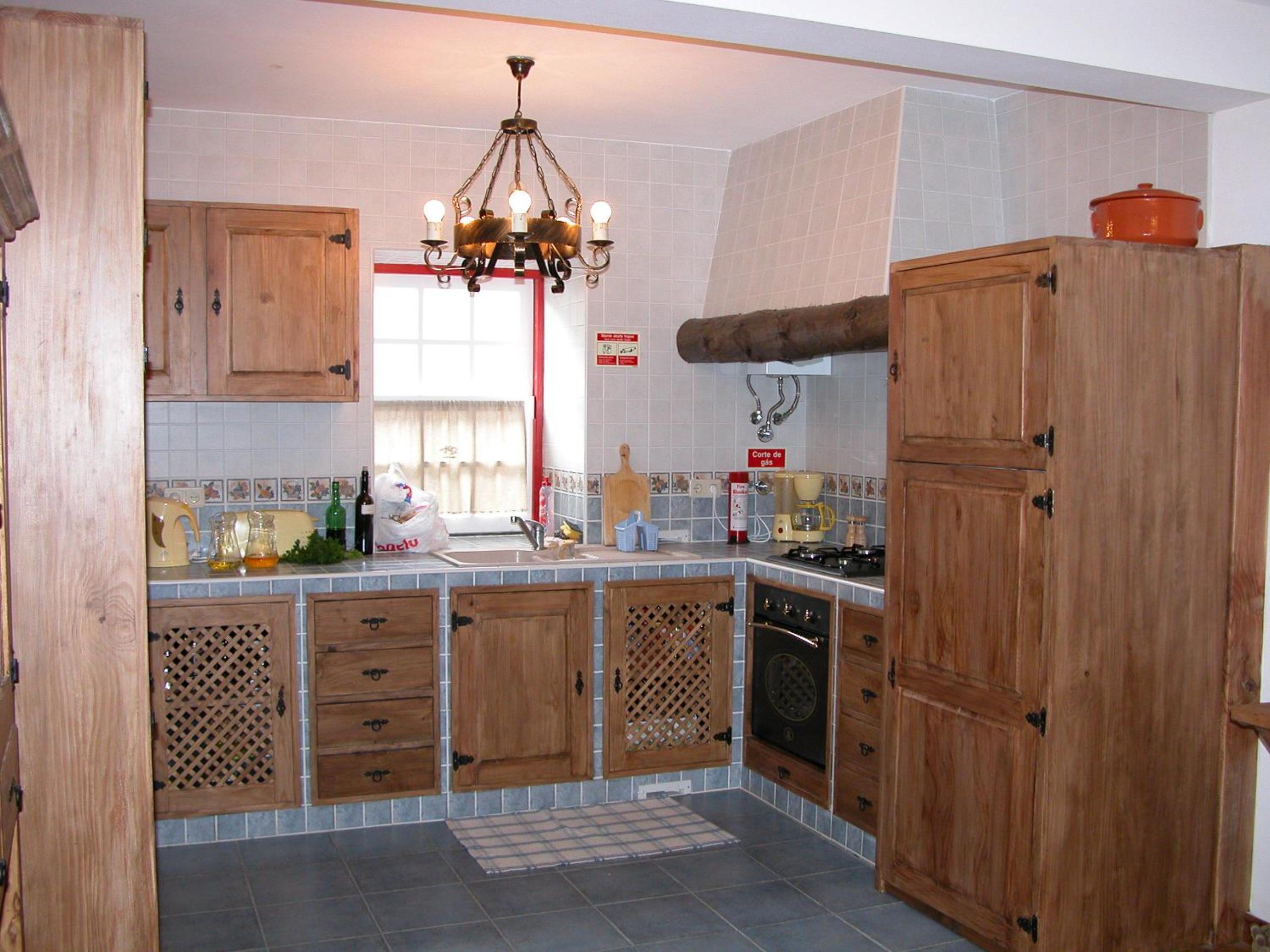 Three-Bedroom House - Photo 2