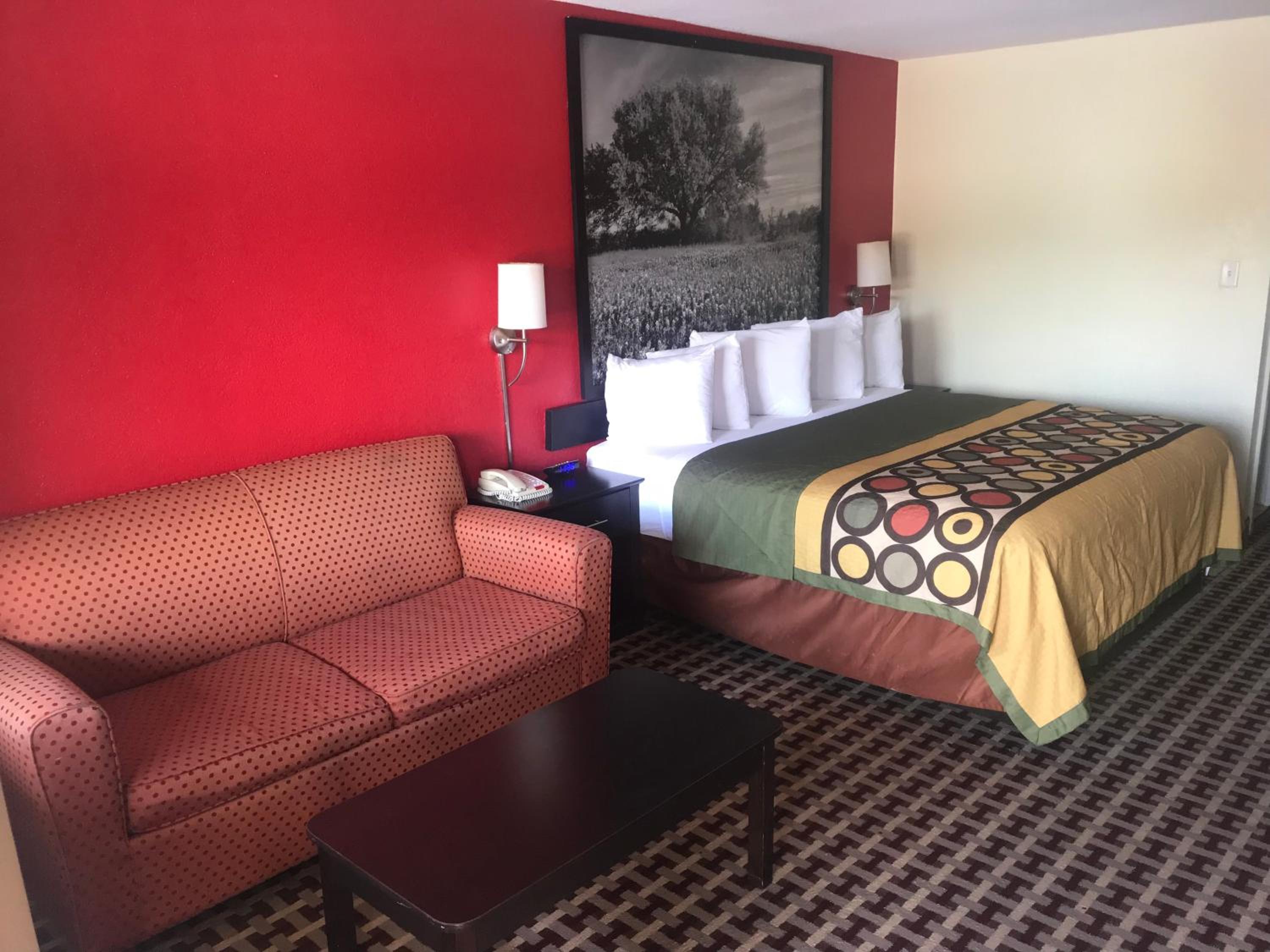 King Room with Sofa Bed - Smoking - Photo 3