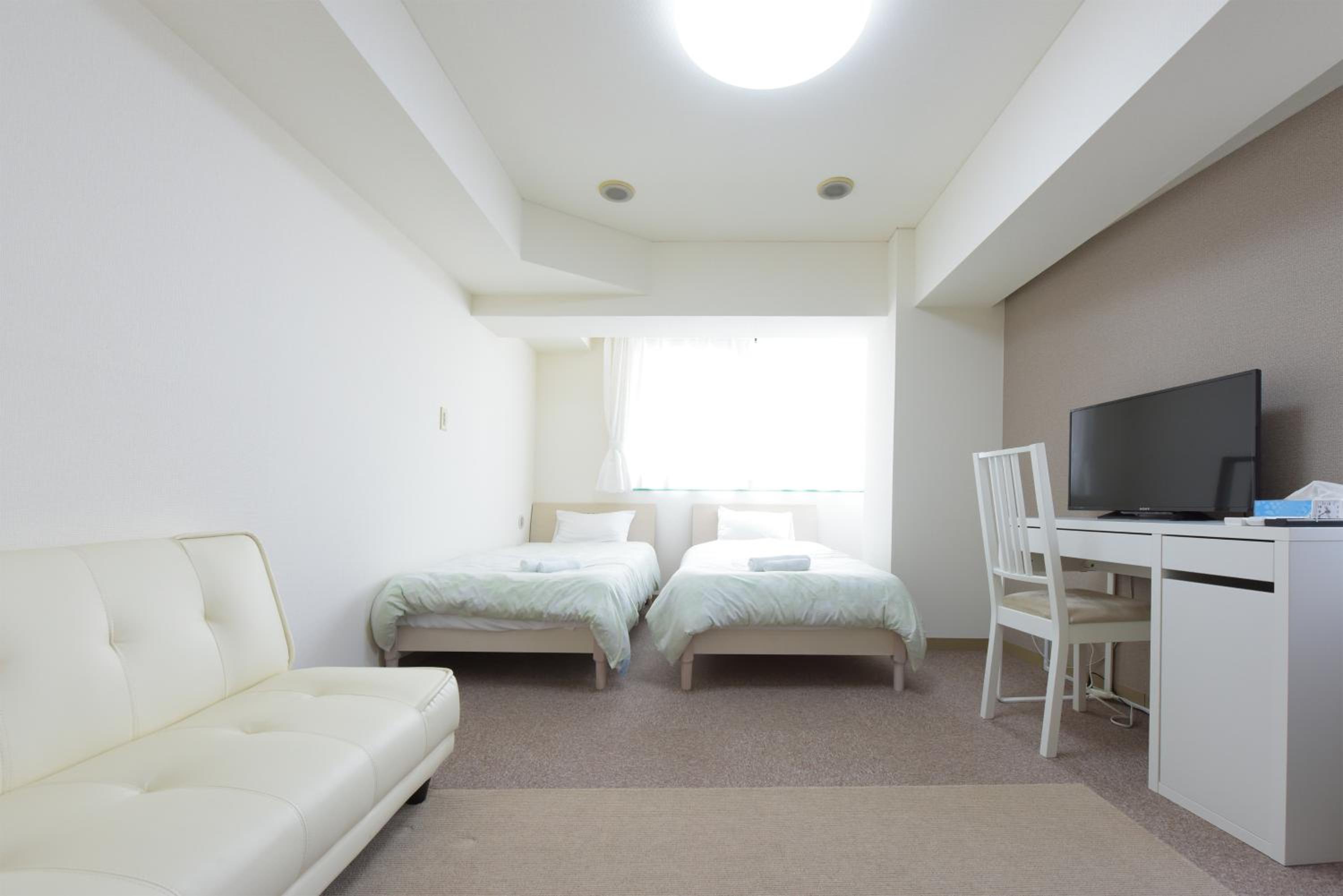 One-Bedroom Apartment photo 1