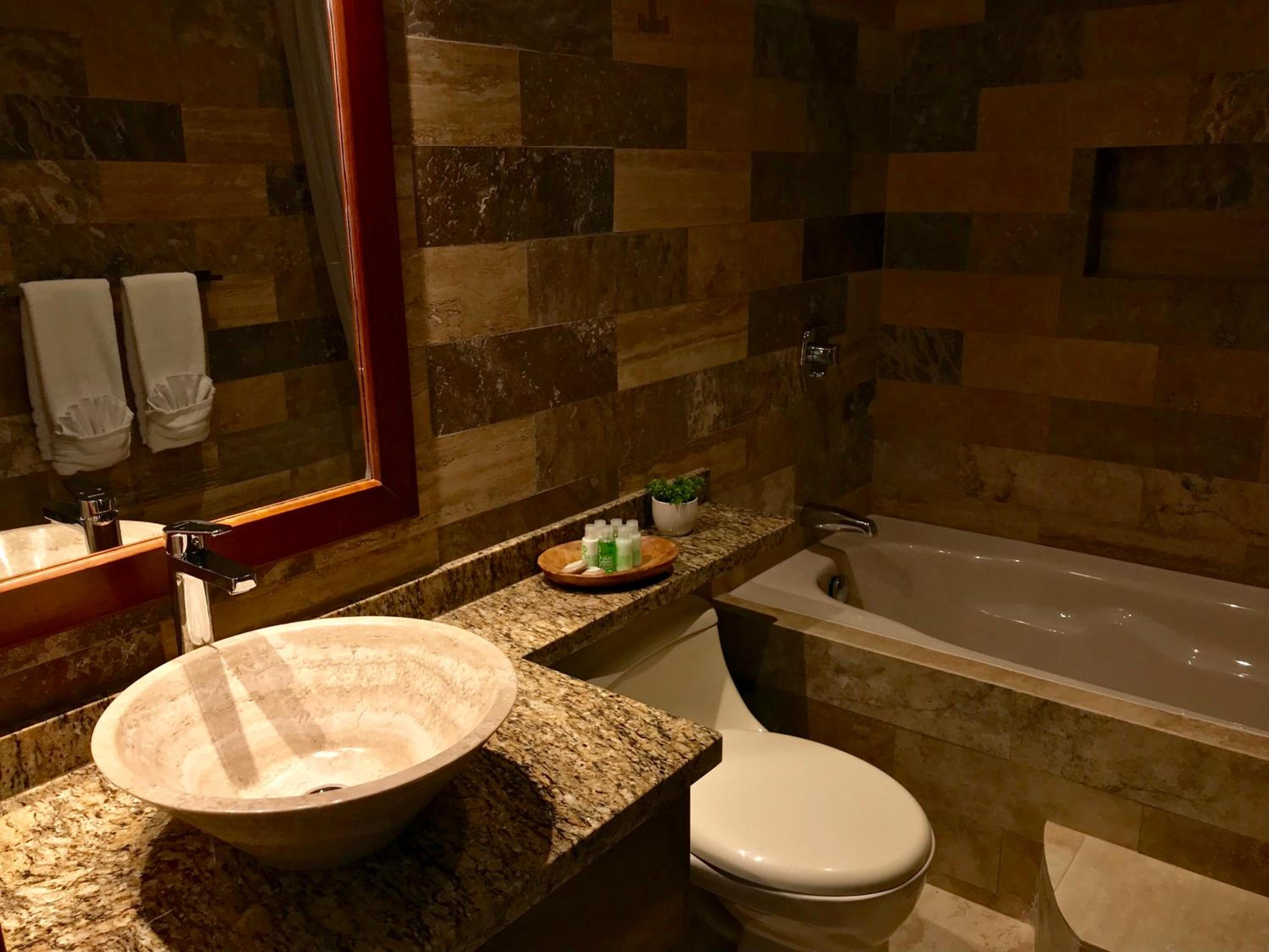 Deluxe Queen Room with Two Queen Beds photo 2