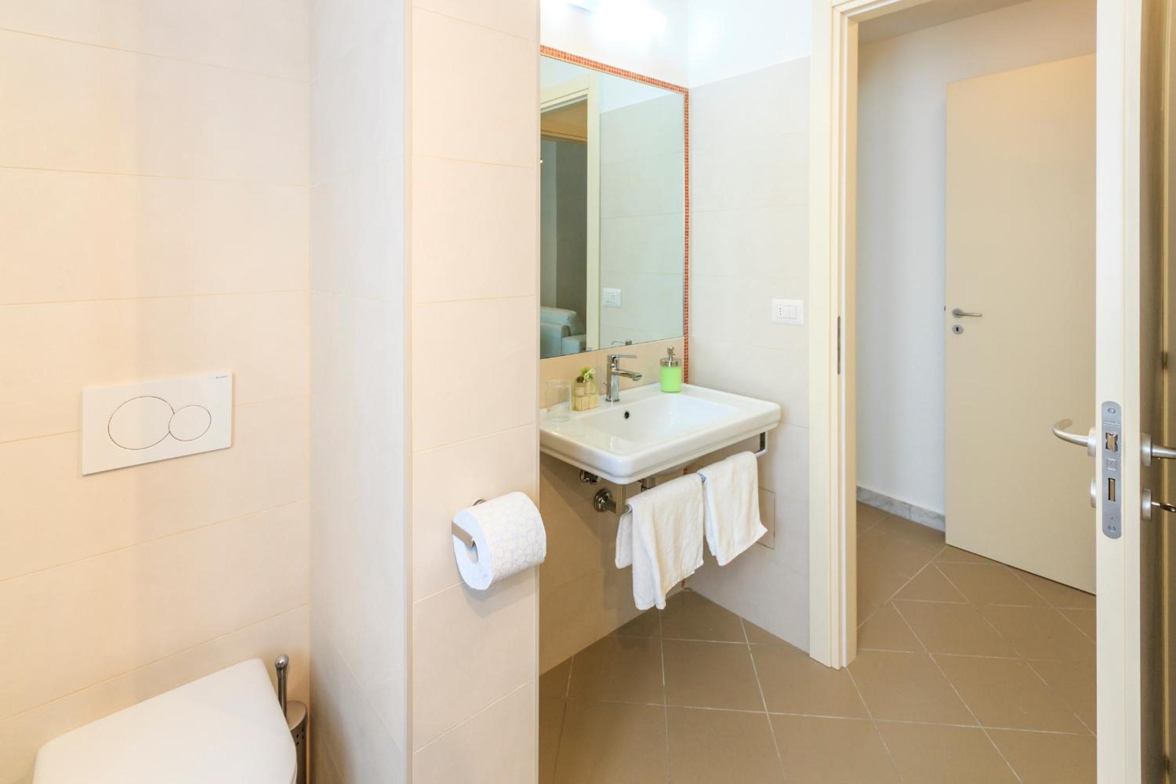 One-Bedroom Apartment - Photo 38