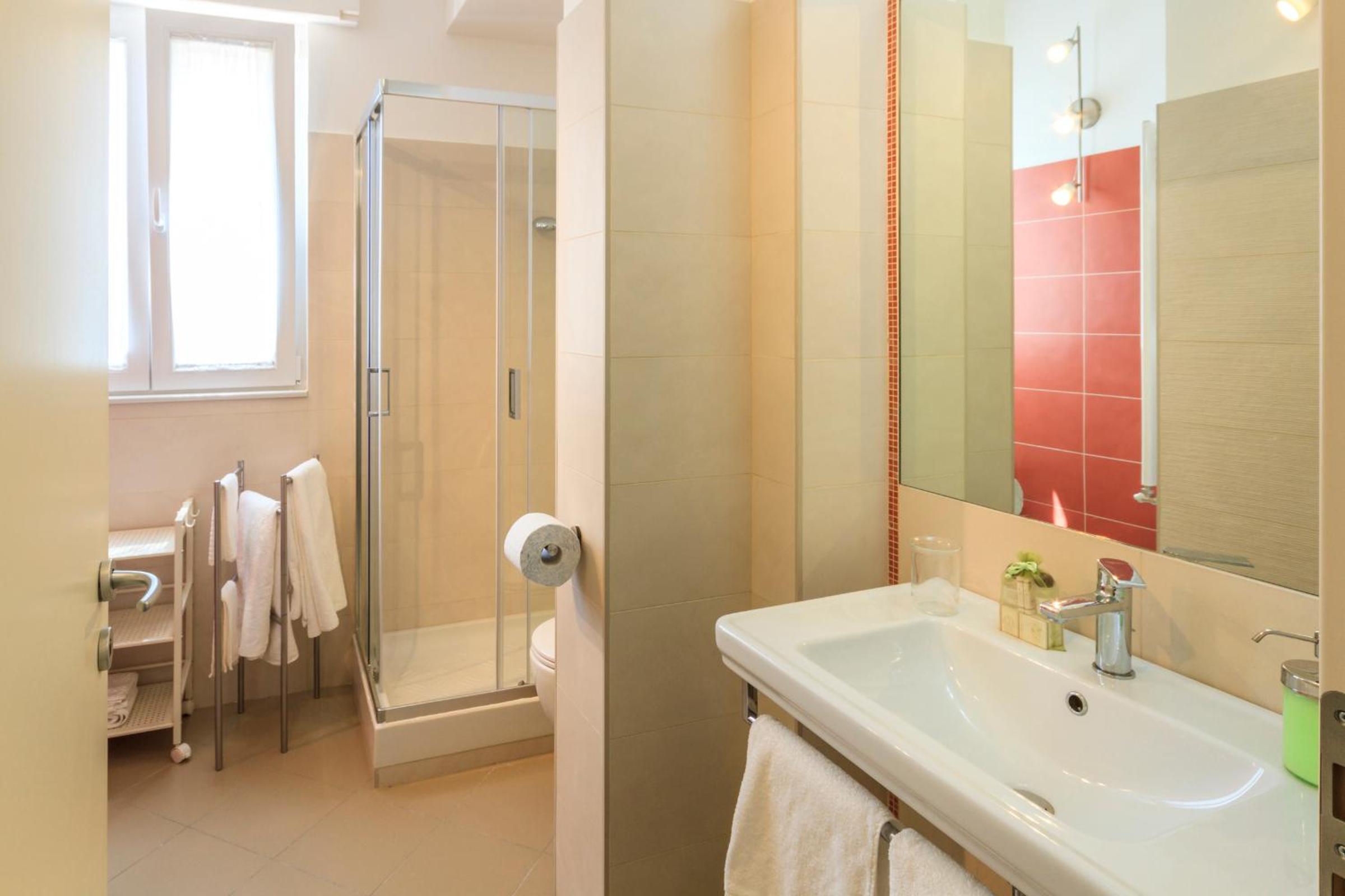 One-Bedroom Apartment - Photo 40