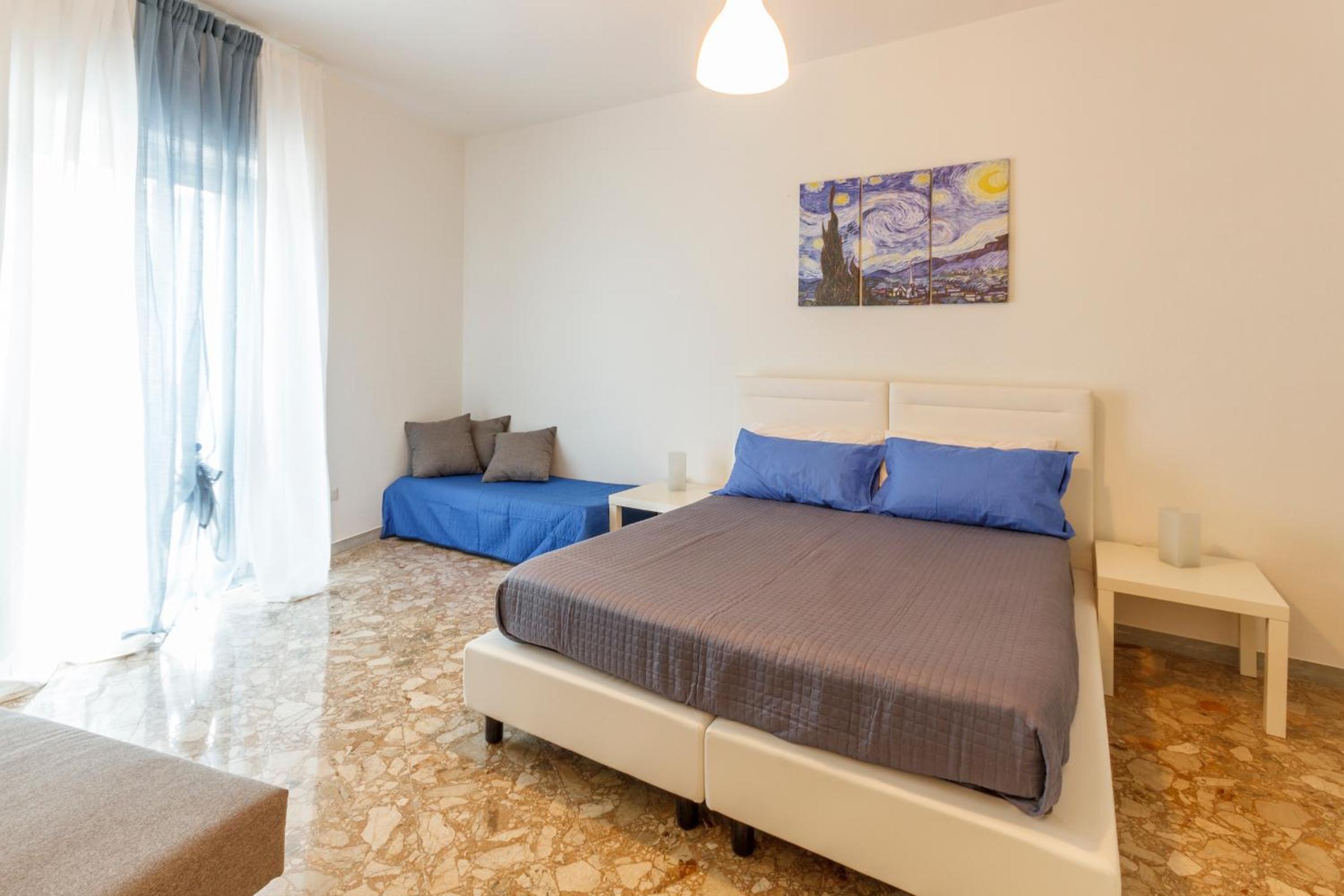 One-Bedroom Apartment - Photo 32