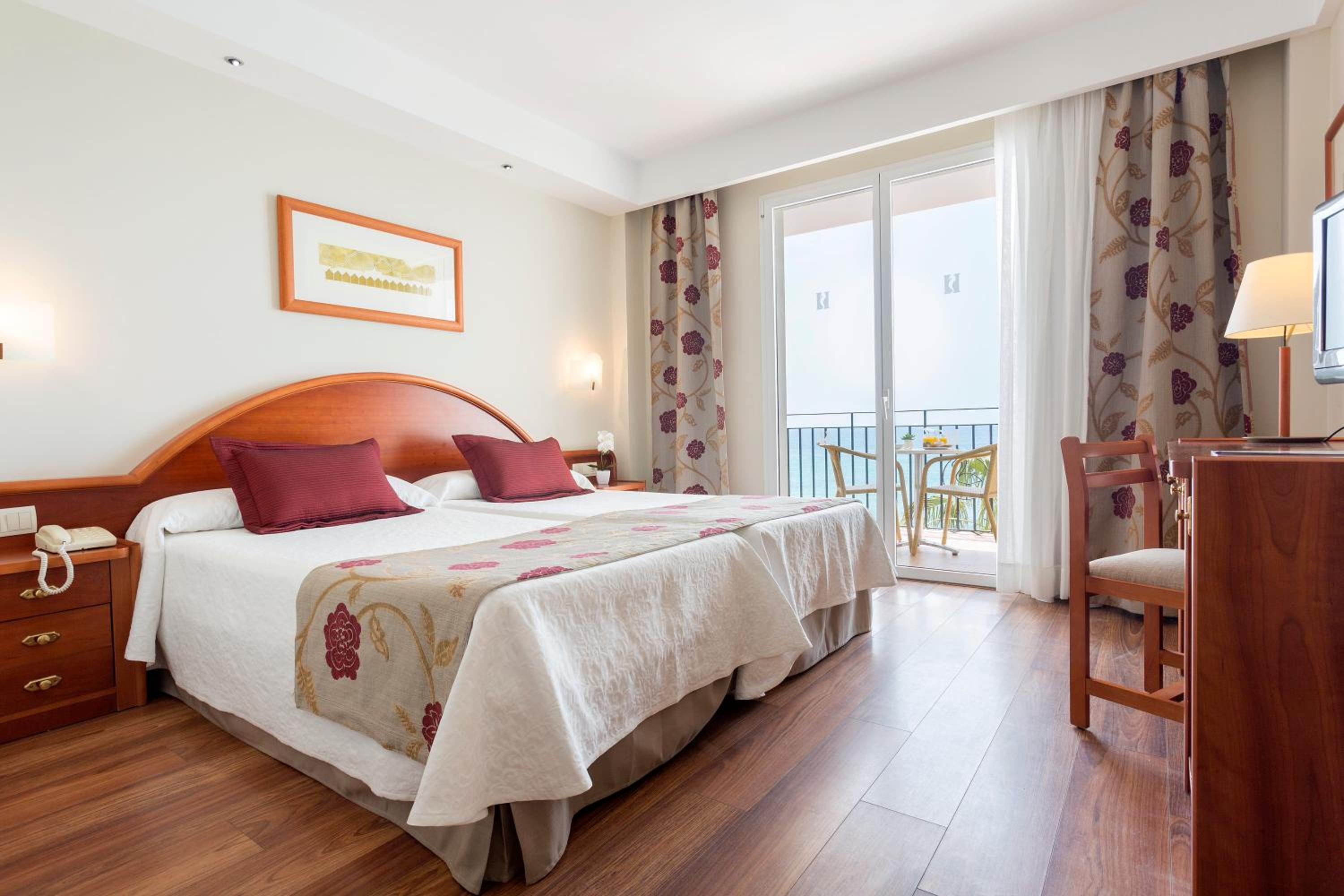 Superior Double Room - Photo 1