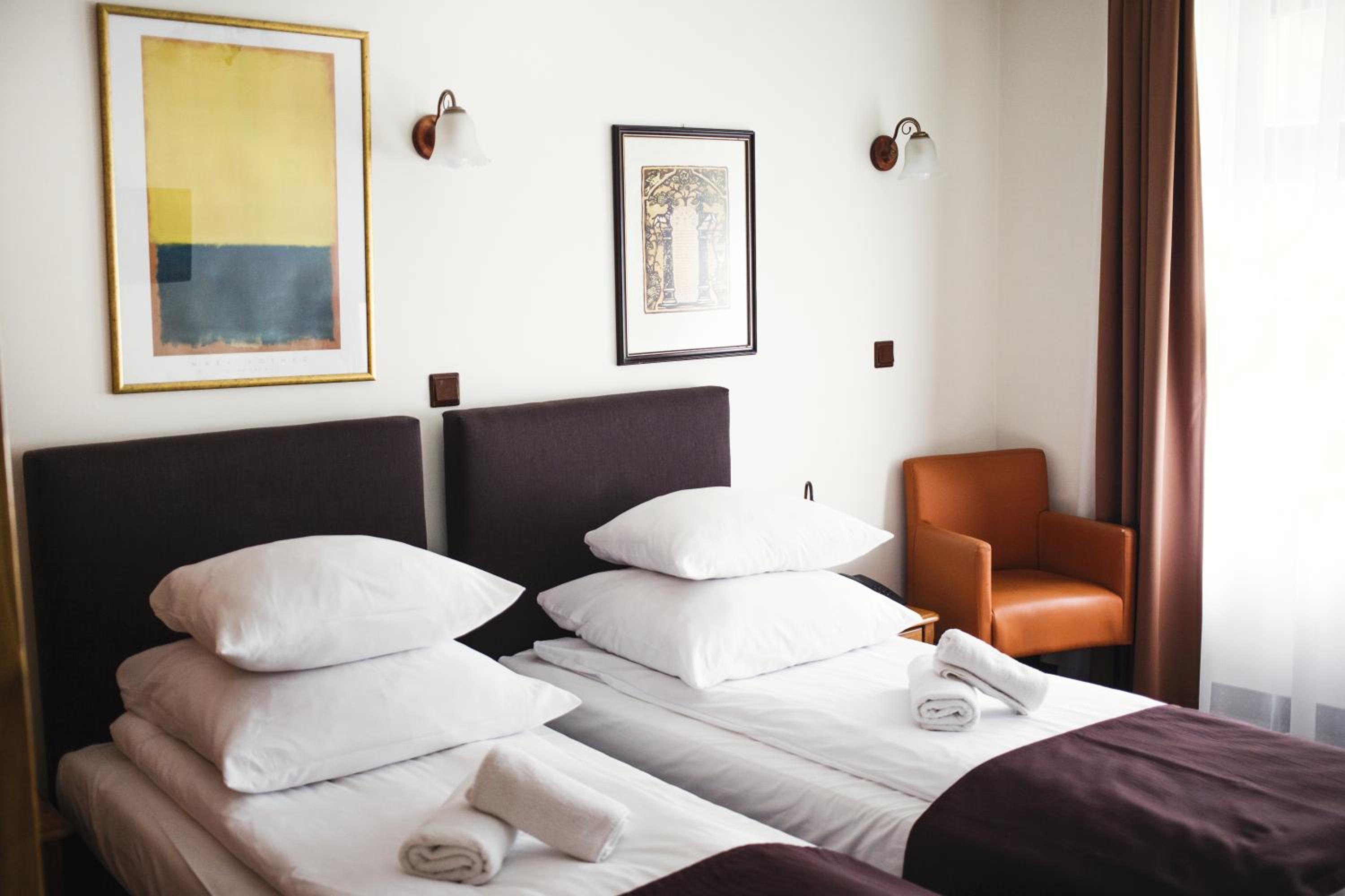 Double or Twin Room - Photo 16